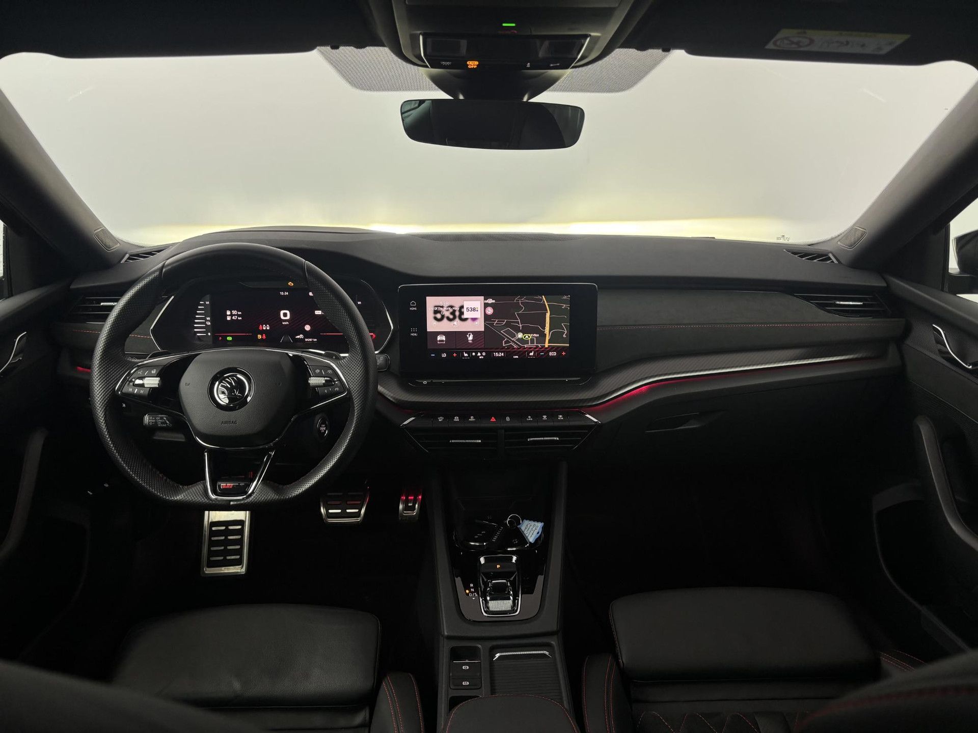 Skoda Octavia met kenteken KRH-96-G – interieur