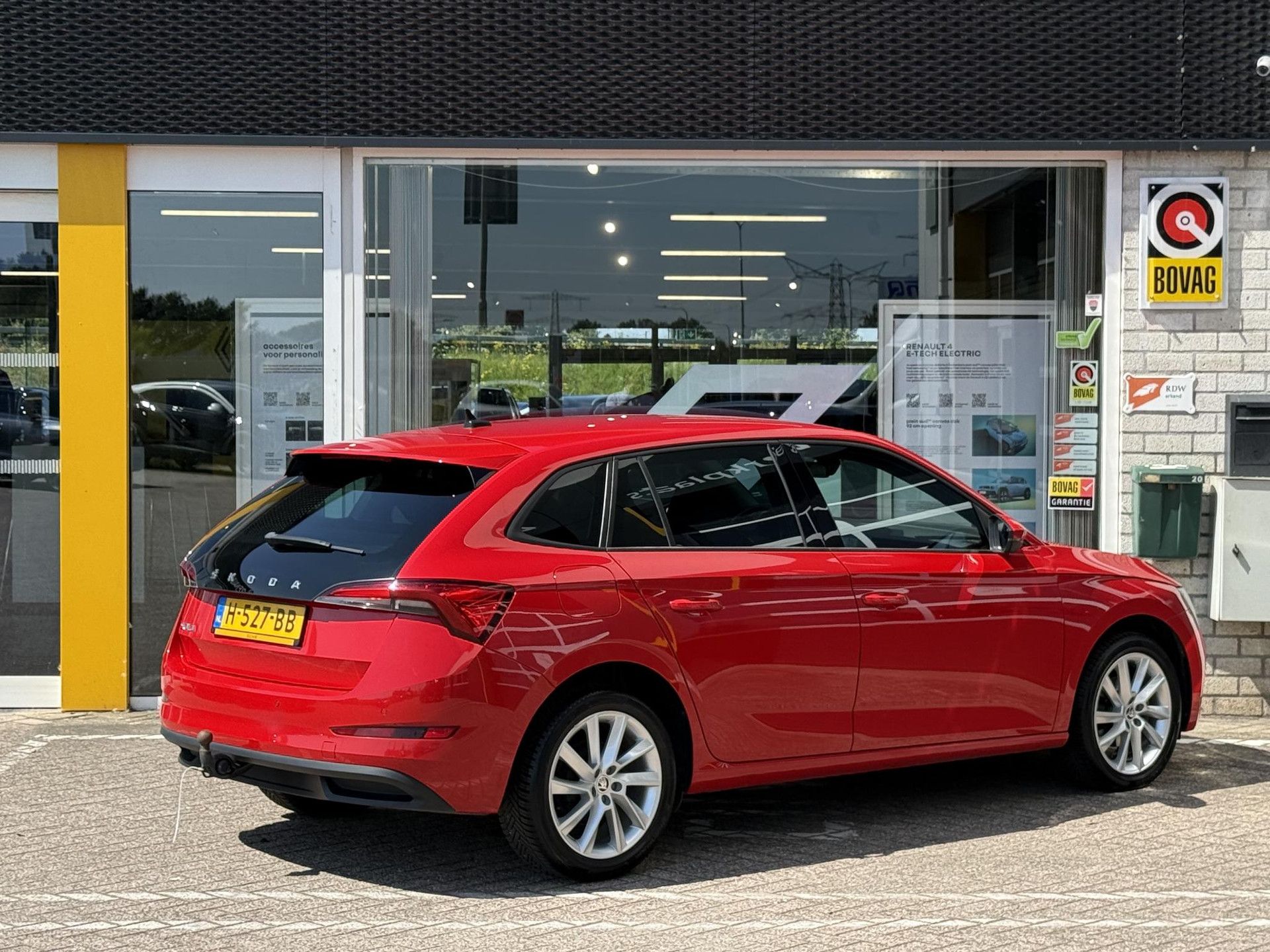 Skoda Scala met kenteken H-527-BB – achteraanzicht