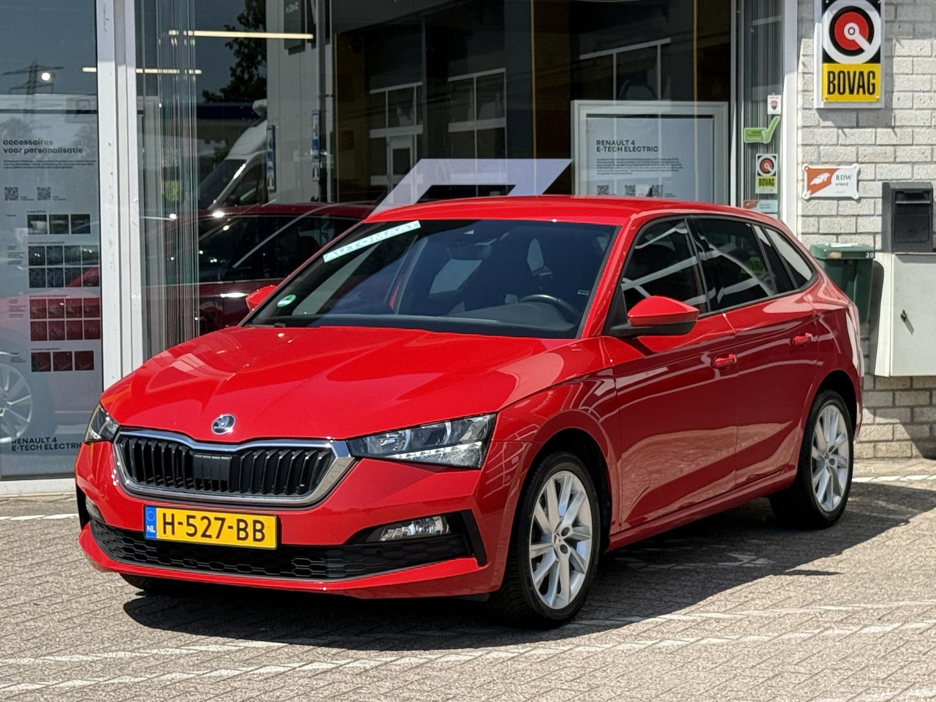 Skoda Scala met kenteken H-527-BB – detailfoto
