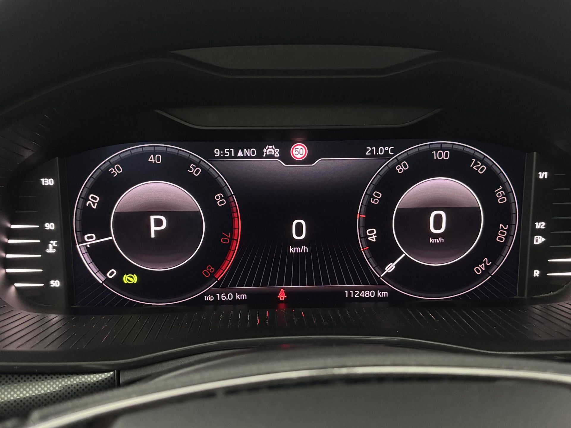 Skoda Scala met kenteken L-135-LF – dashboard