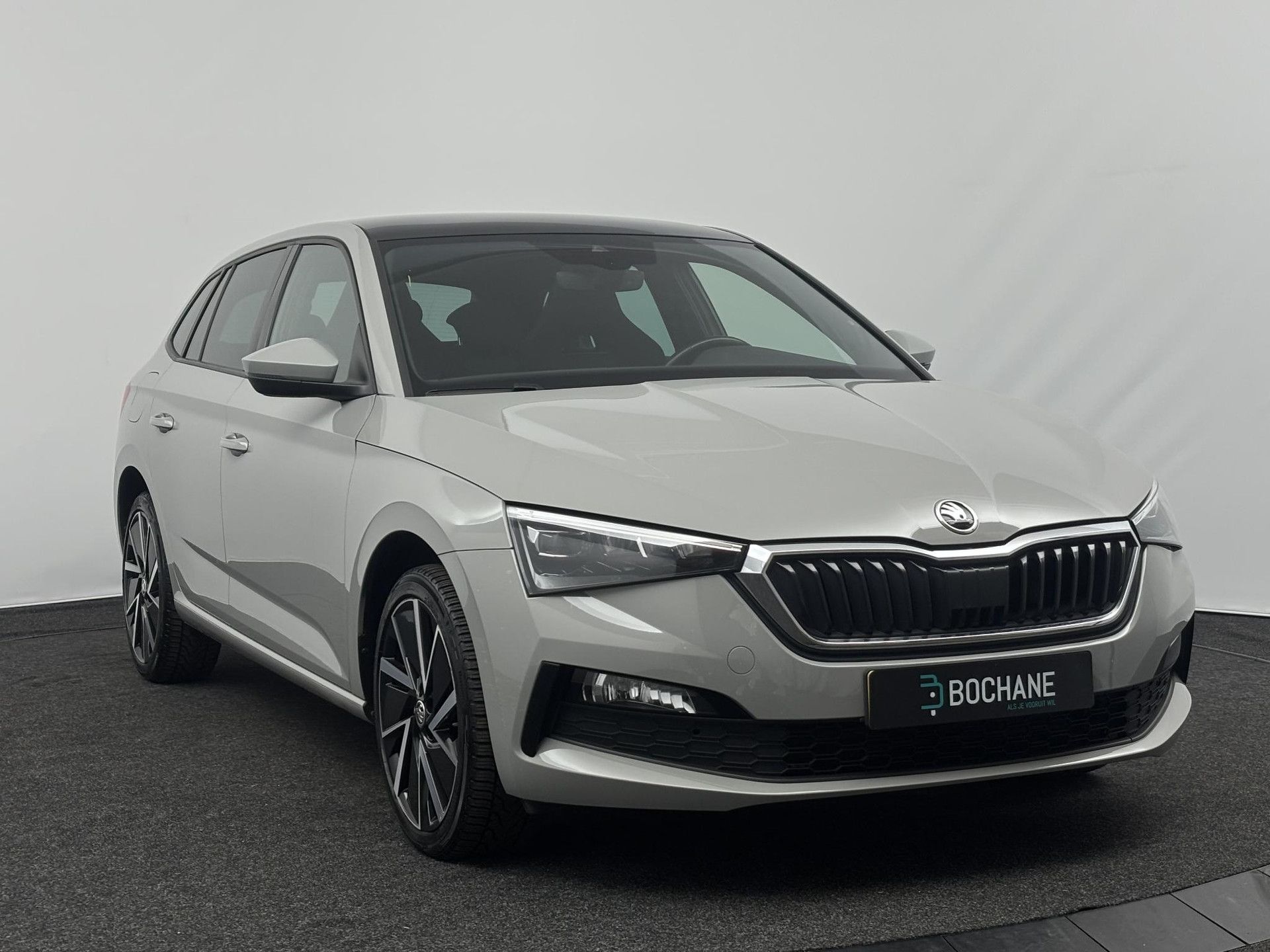 Skoda Scala met kenteken L-135-LF – detailfoto