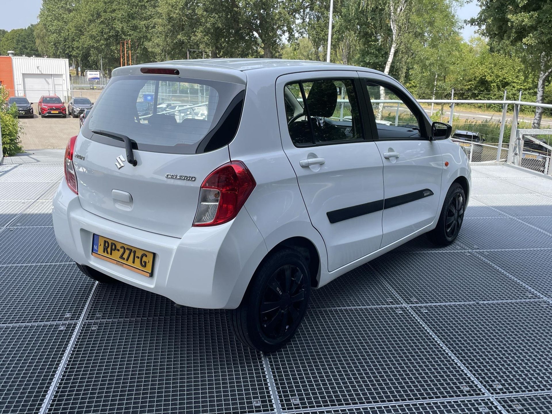 Suzuki Celerio met kenteken RP-271-G – achteraanzicht