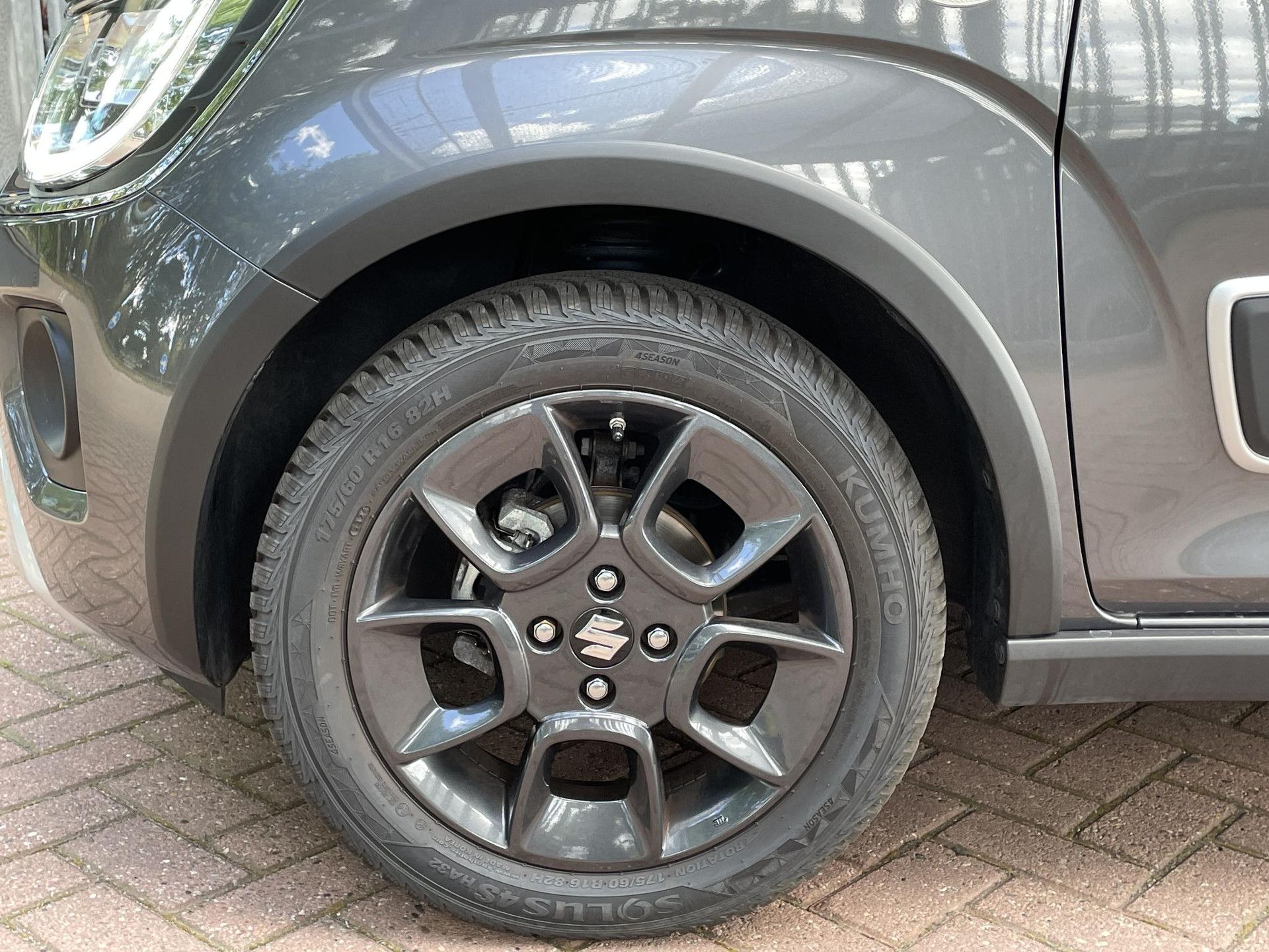 Suzuki Ignis met kenteken HRN-30-R – dashboard