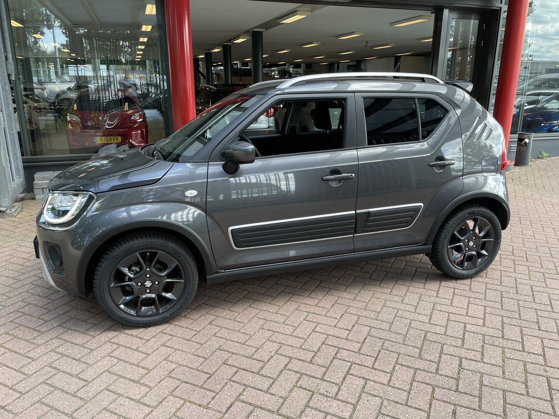 Suzuki Ignis met kenteken HRN-30-R – detailfoto