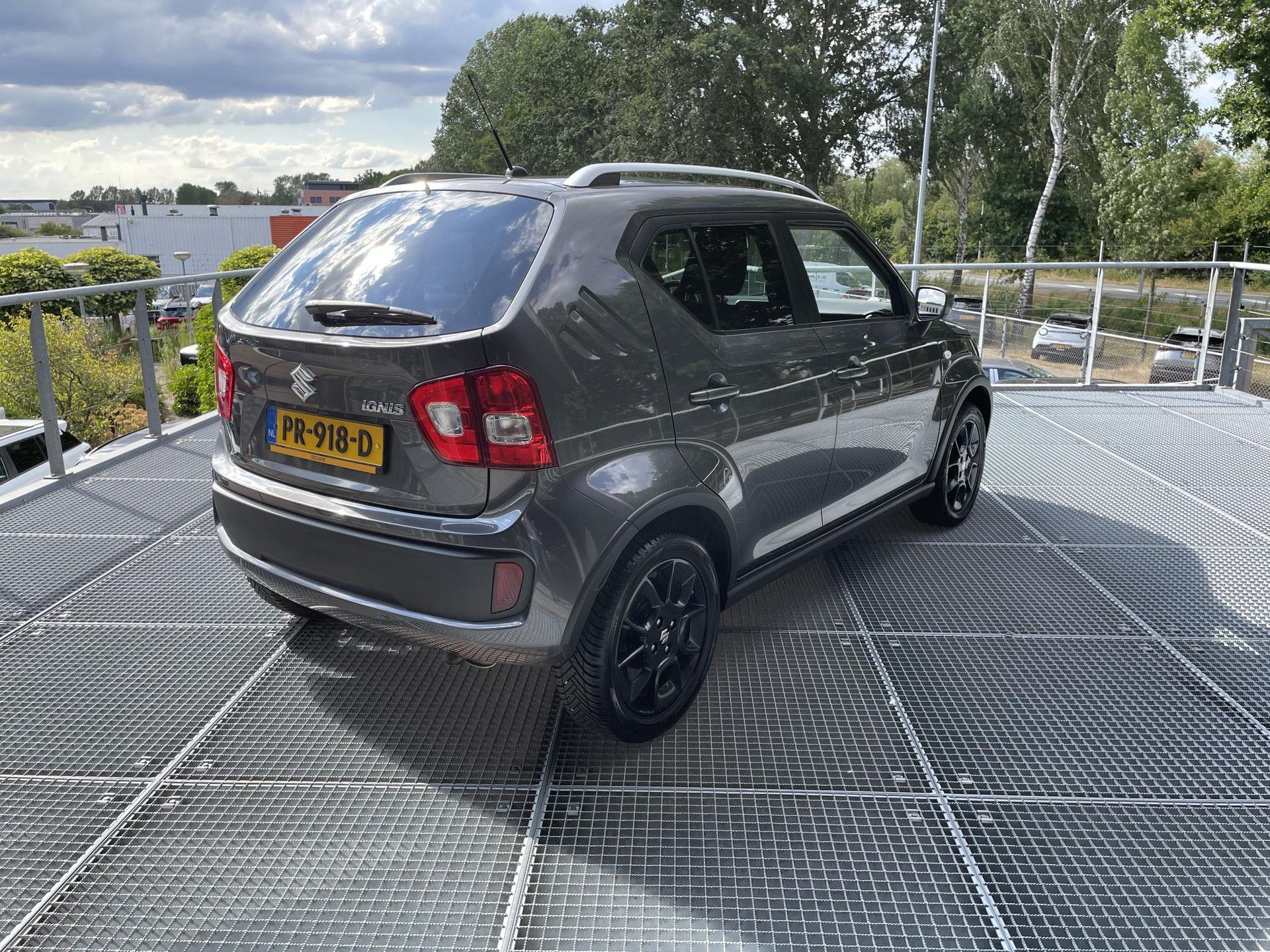 Suzuki Ignis met kenteken PR-918-D – achteraanzicht