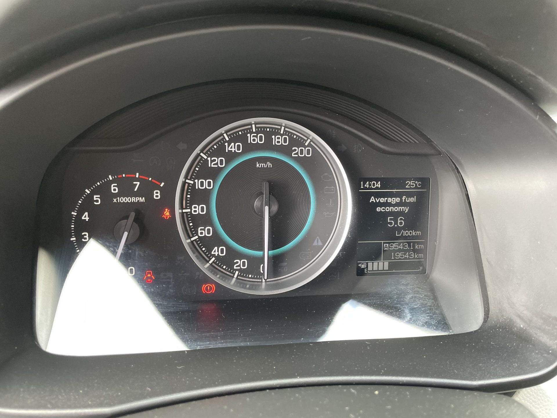 Suzuki Ignis met kenteken RK-012-V – dashboard
