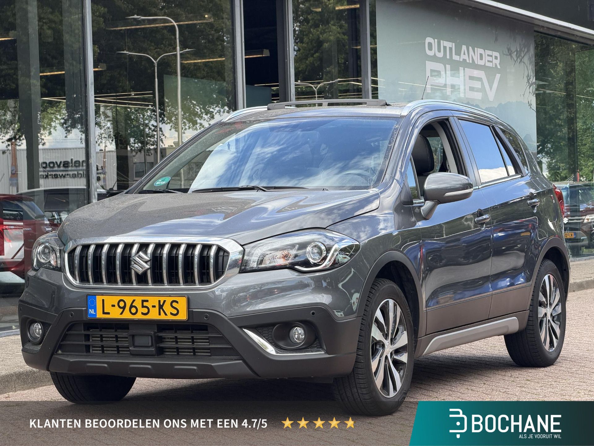 Suzuki S-Cross met kenteken L-965-KS – vooraanzicht
