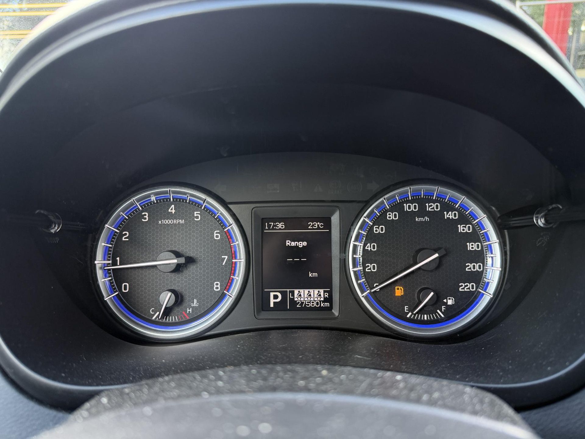 Suzuki S-Cross met kenteken L-965-KS – detailfoto