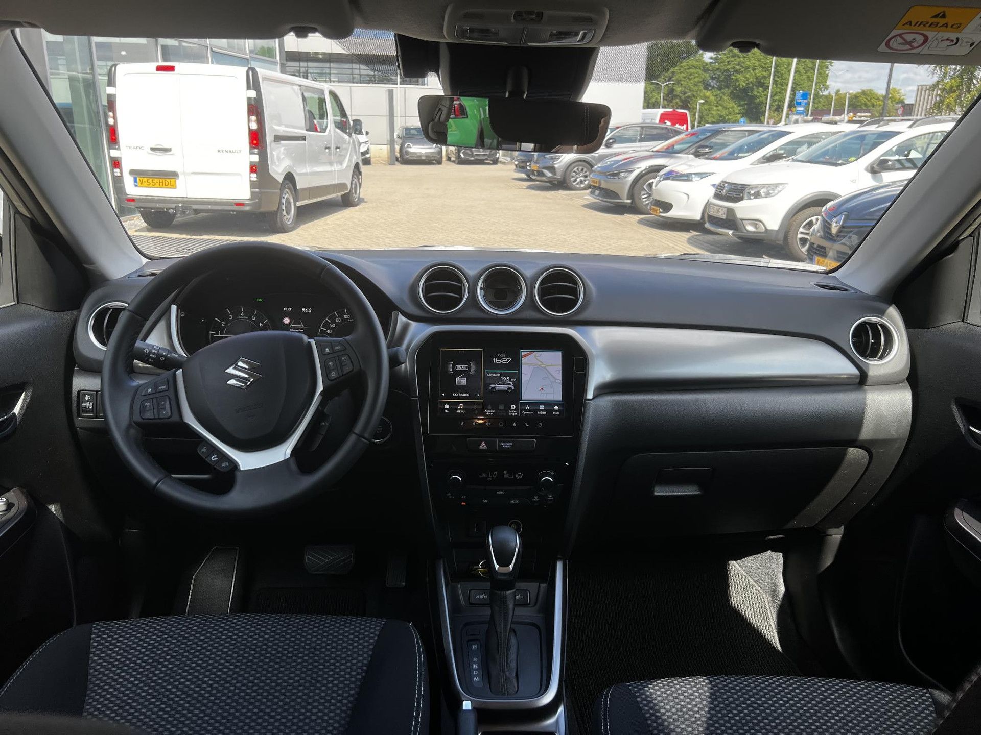 Suzuki Vitara met kenteken GRB-47-K – interieur