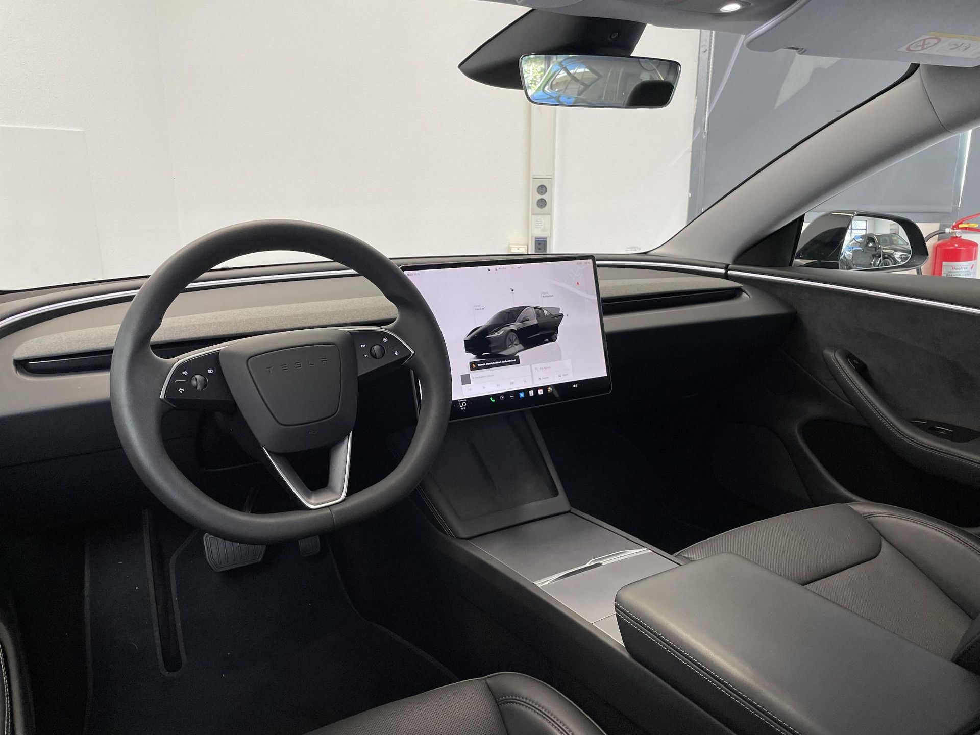 Tesla Model3 met kenteken Z-254-JB – interieur