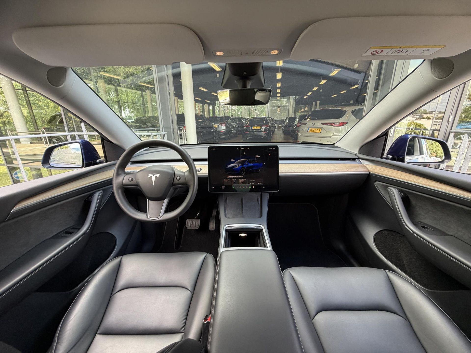 Tesla ModelY met kenteken P-782-GV – interieur
