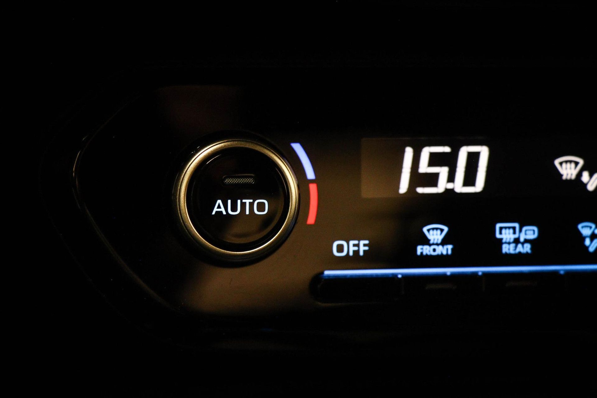 Toyota Aygo met kenteken X-597-HL – detailfoto