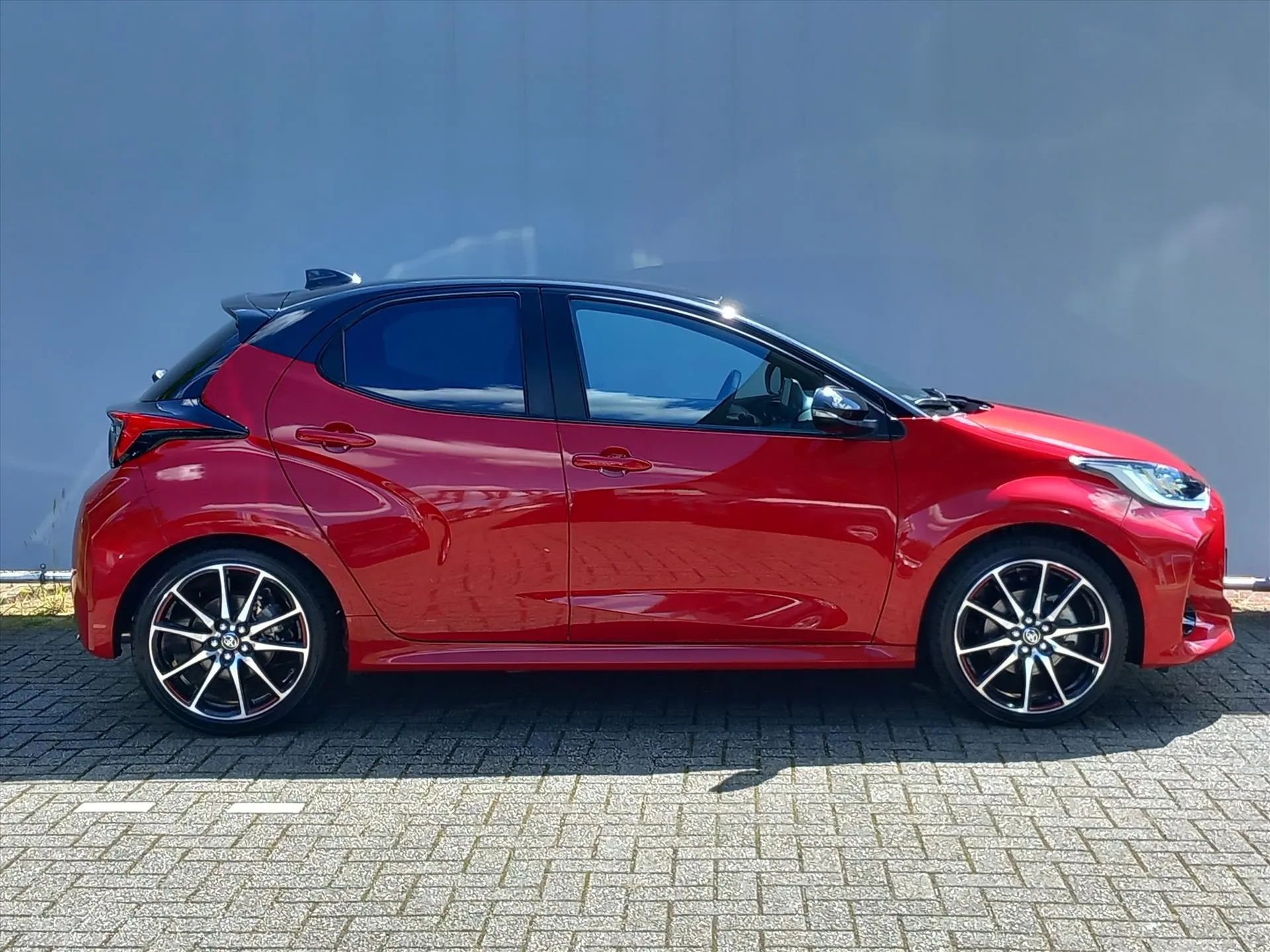 Toyota Yaris met kenteken GBZ-46-P – dashboard