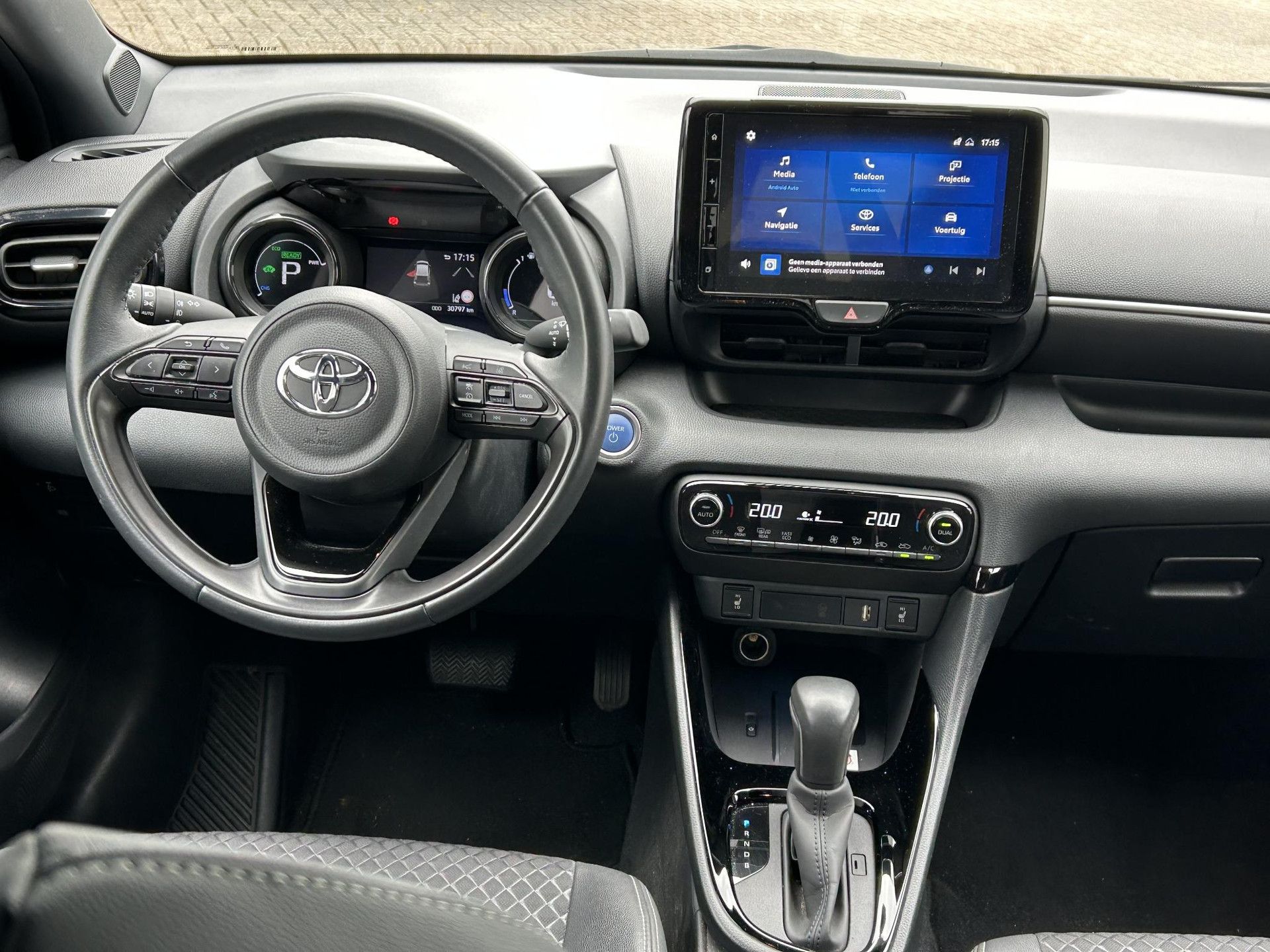 Toyota Yaris met kenteken X-796-PD – interieur