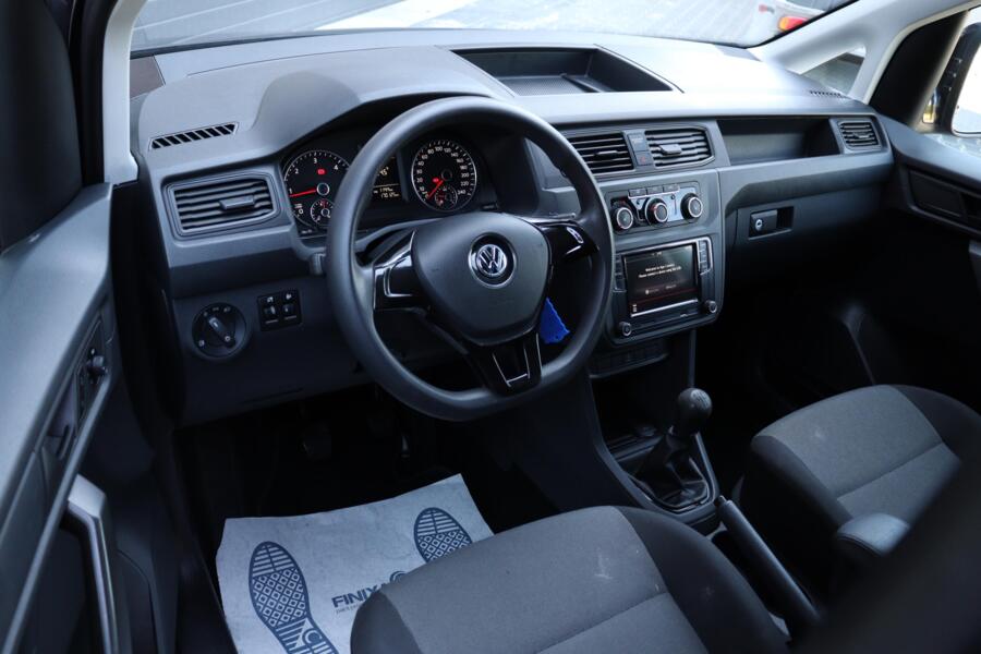 Volkswagen Caddy met kenteken VLF-99-L – achteraanzicht