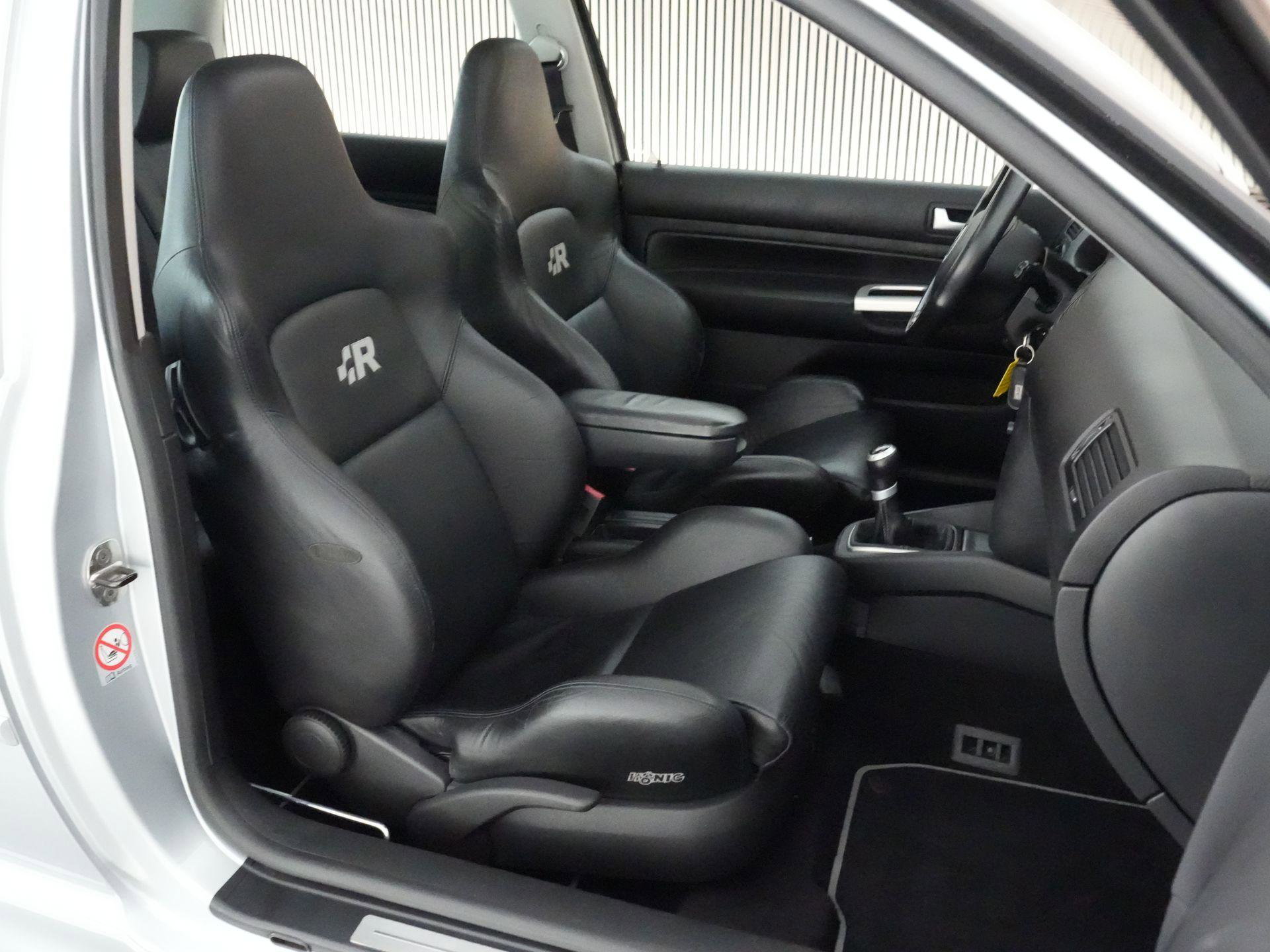 Volkswagen Golf – dashboard