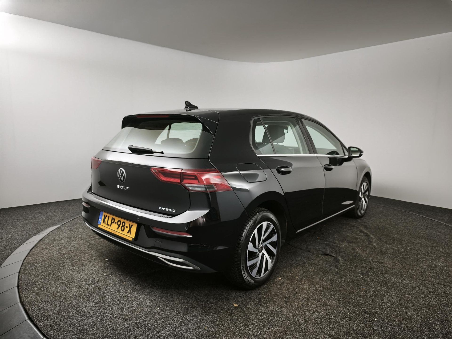 Volkswagen Golf met kenteken KLP-98-X – achteraanzicht