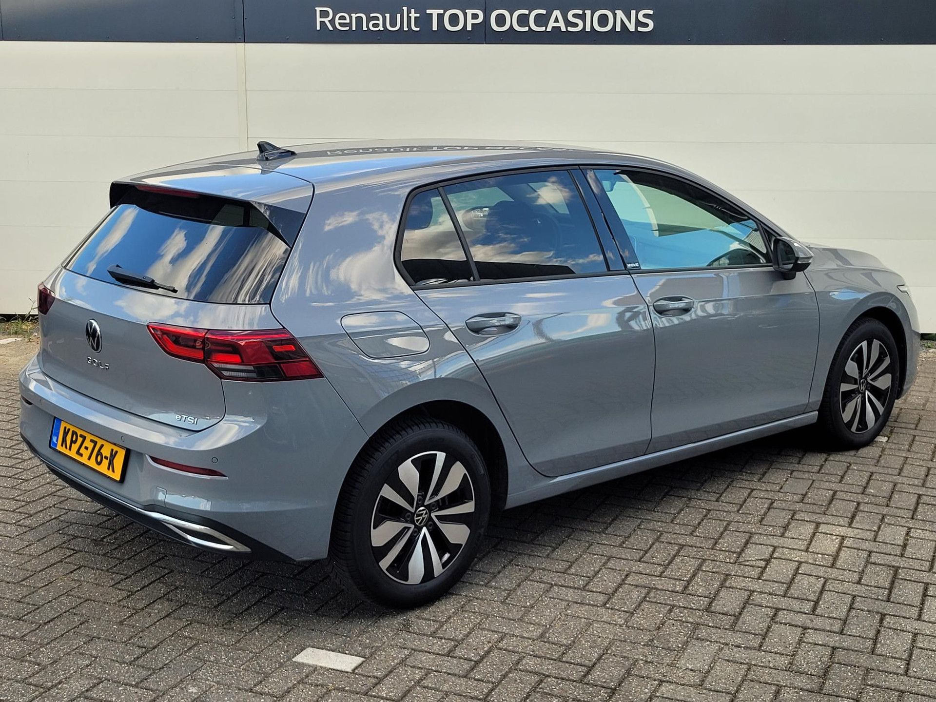 Volkswagen Golf met kenteken KPZ-76-K – achteraanzicht