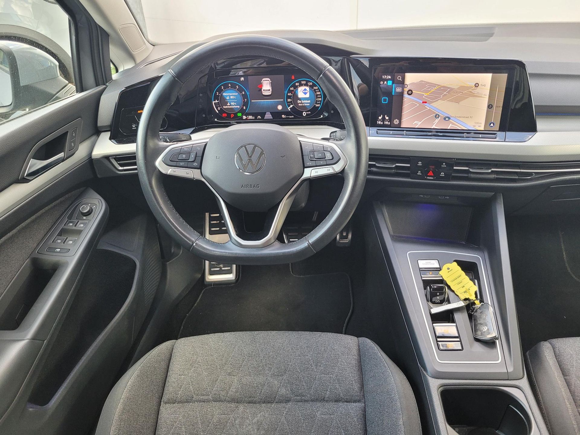 Volkswagen Golf met kenteken KPZ-76-K – interieur
