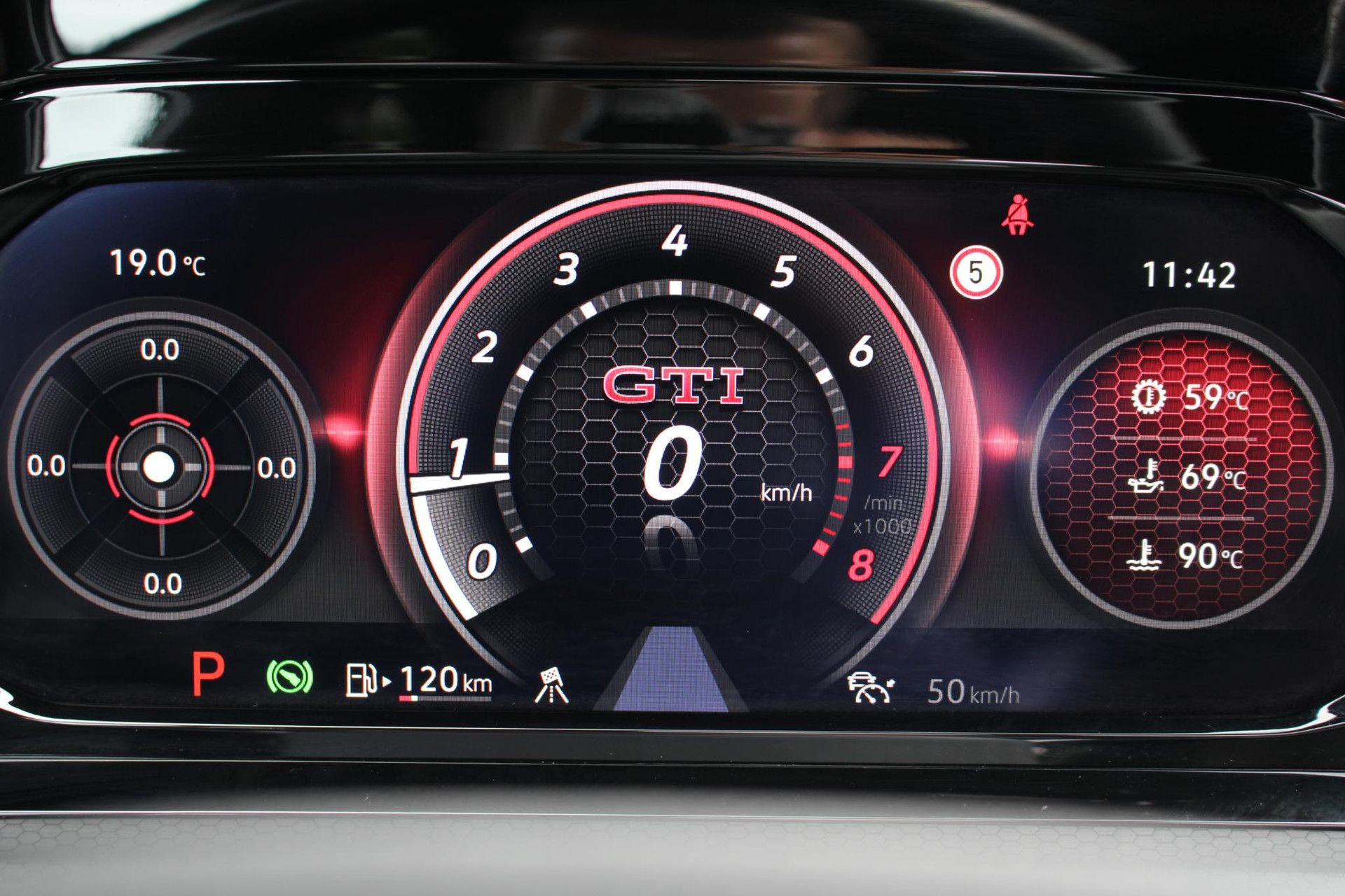 Volkswagen Golf met kenteken L-773-XZ – dashboard