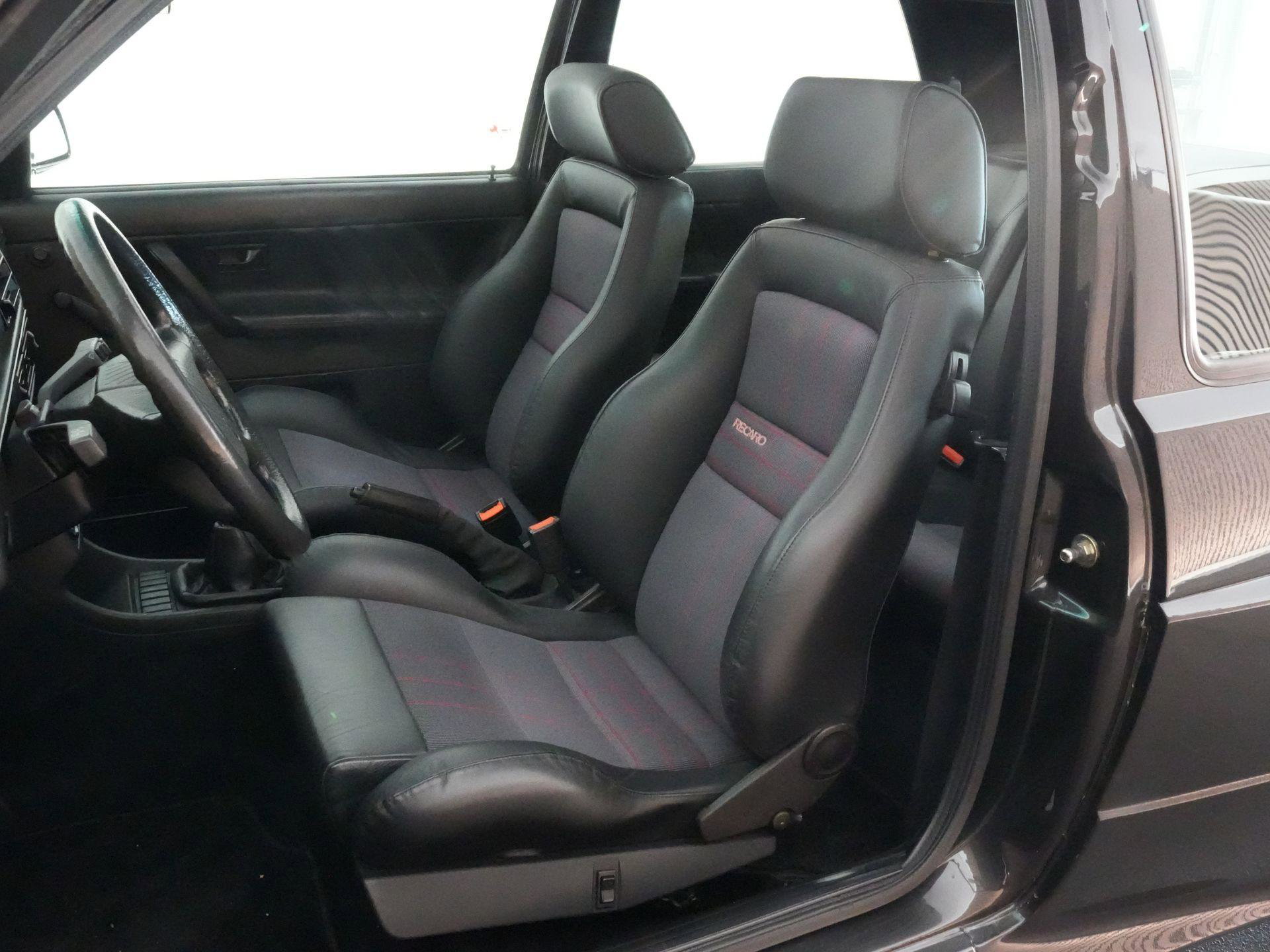 Volkswagen Golf met kenteken P-668-ZK – detailfoto