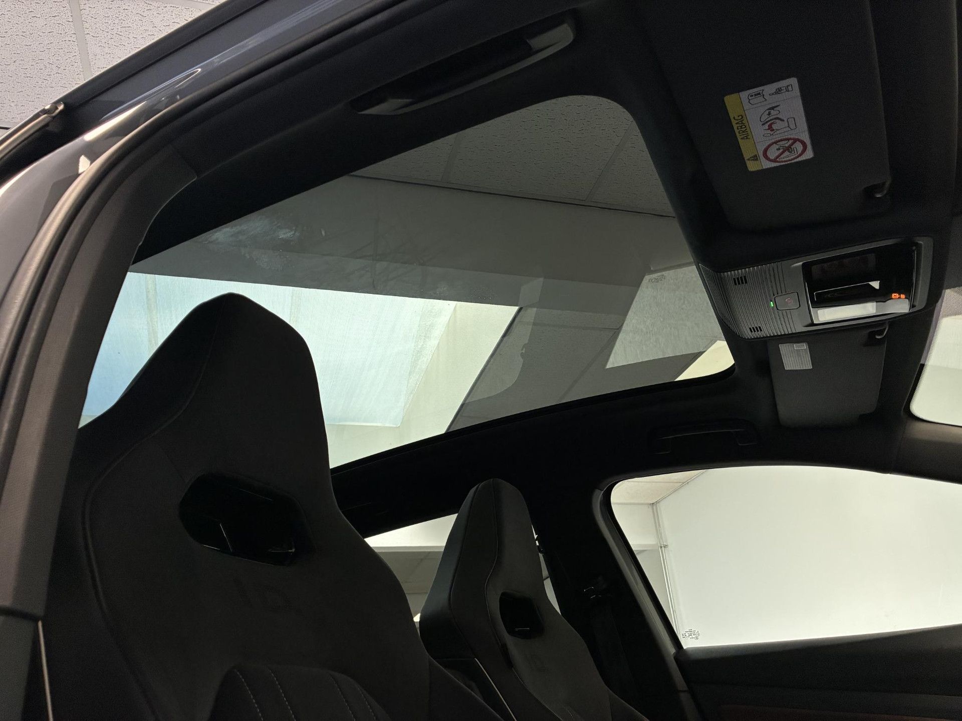Volkswagen ID.4 met kenteken L-160-NP – detailfoto