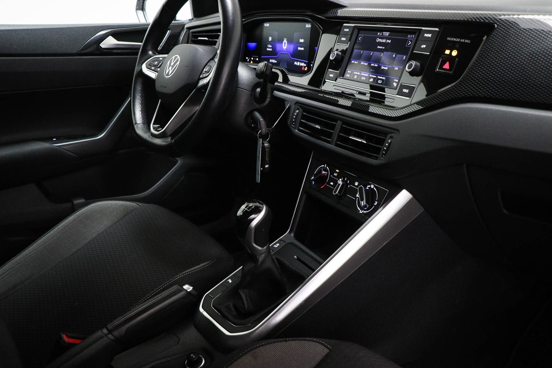 Volkswagen Polo met kenteken N-659-VR – interieur