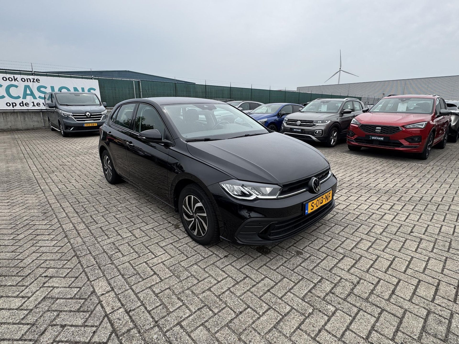 Volkswagen Polo met kenteken S-013-NF – detailfoto