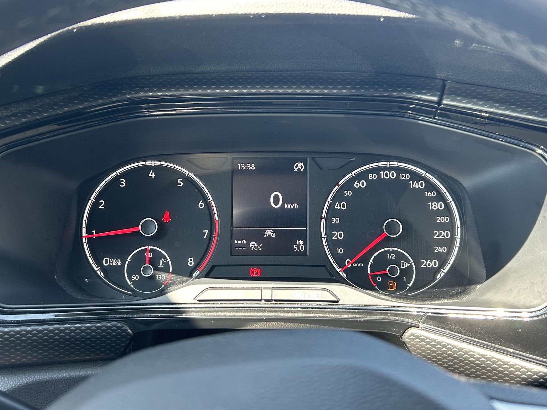 Volkswagen T-Cross met kenteken H-232-XR – dashboard
