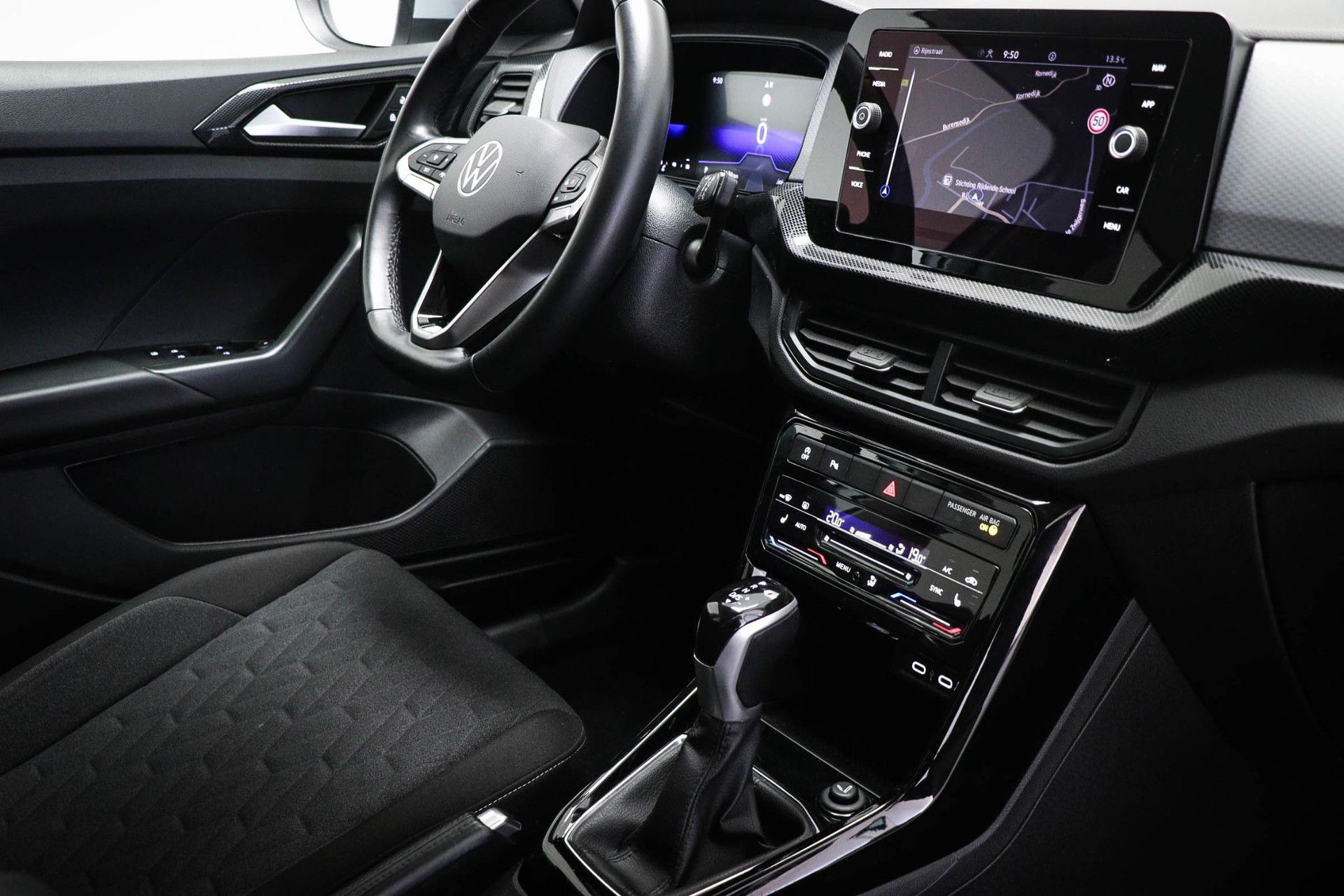 Volkswagen T-Cross met kenteken KFN-44-G – interieur