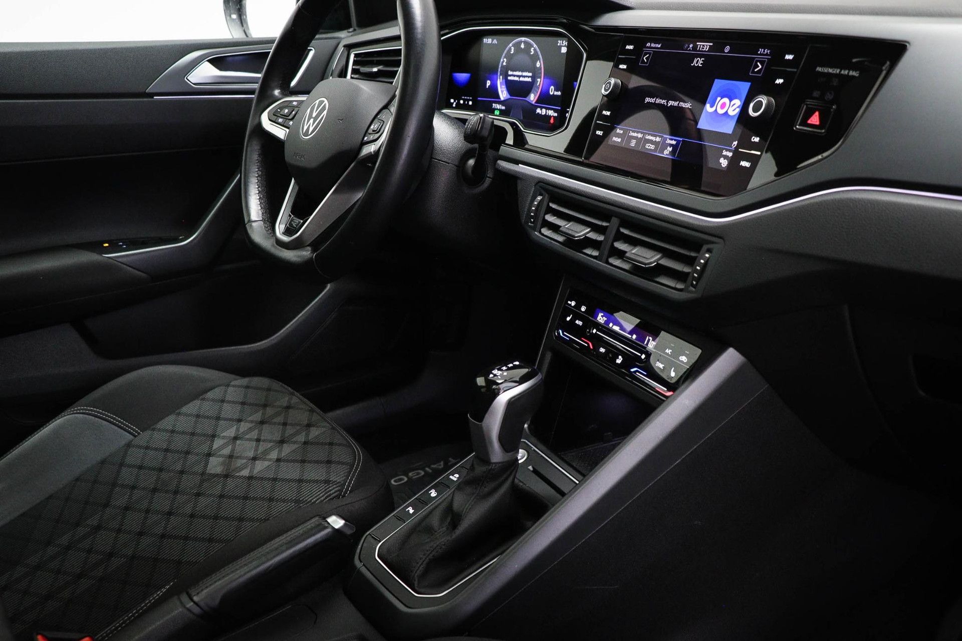 Volkswagen Taigo met kenteken S-997-ZD – interieur