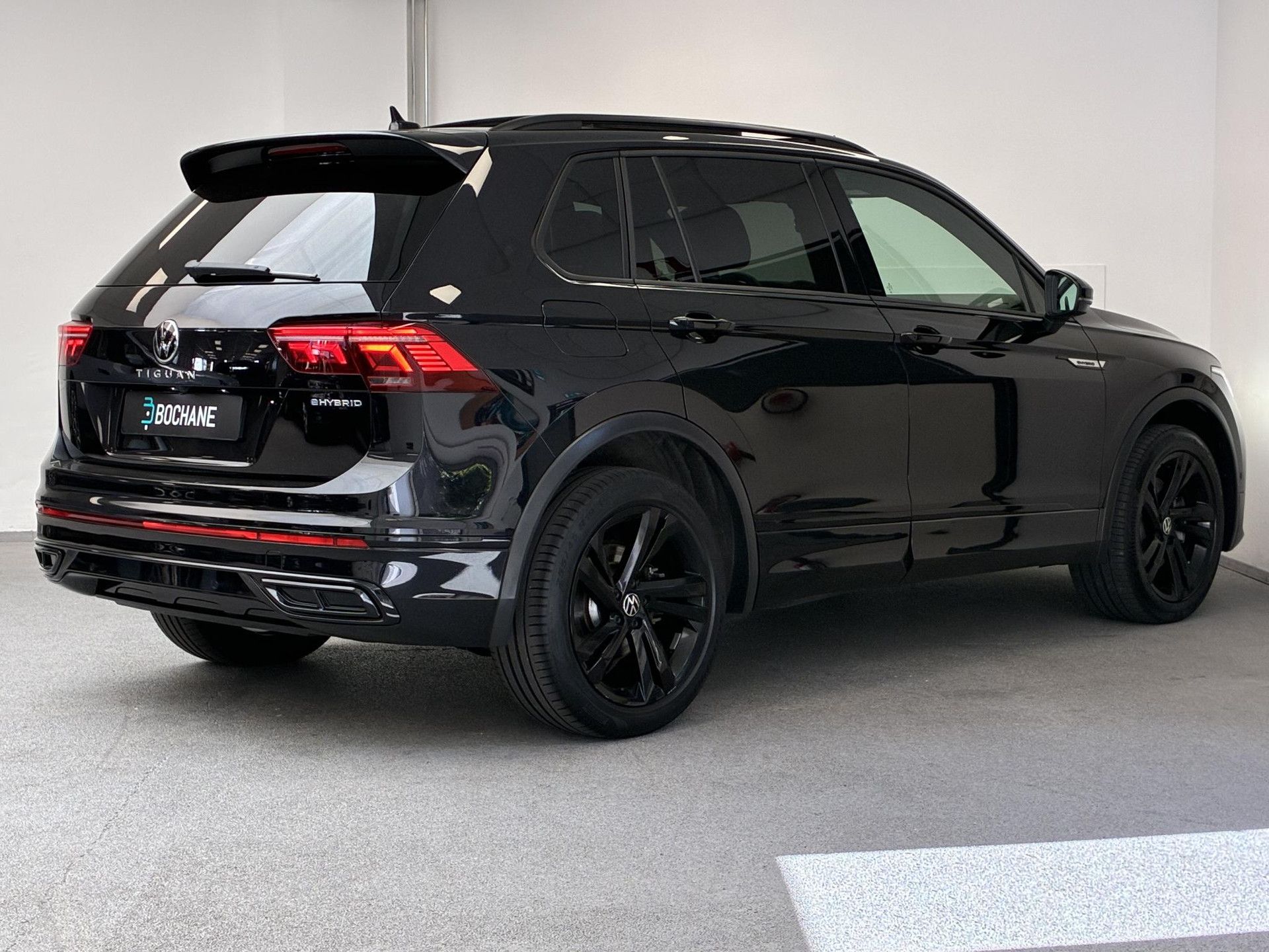 Volkswagen Tiguan met kenteken KSP-27-F – achteraanzicht