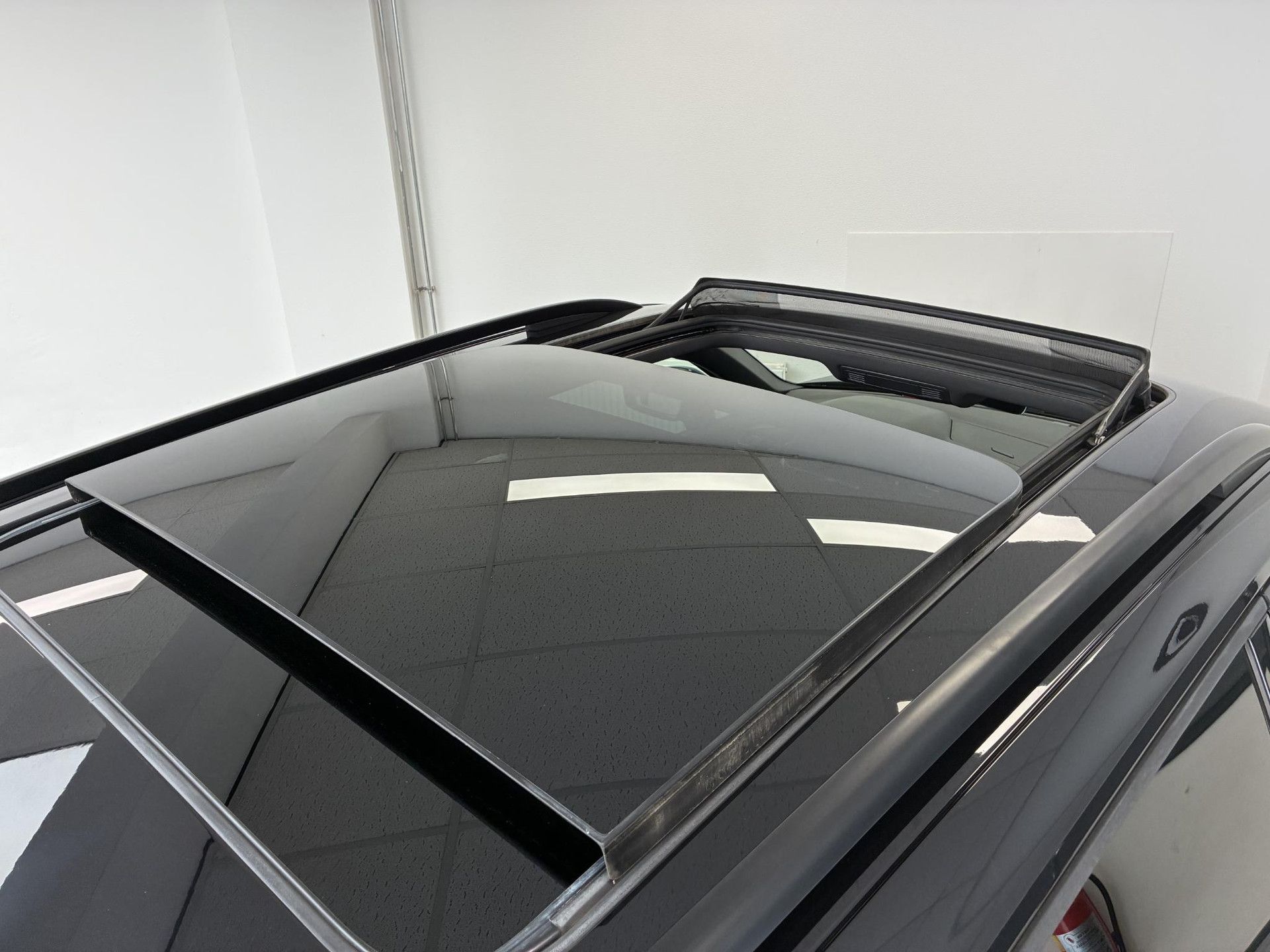 Volkswagen Tiguan met kenteken KSP-27-F – detailfoto