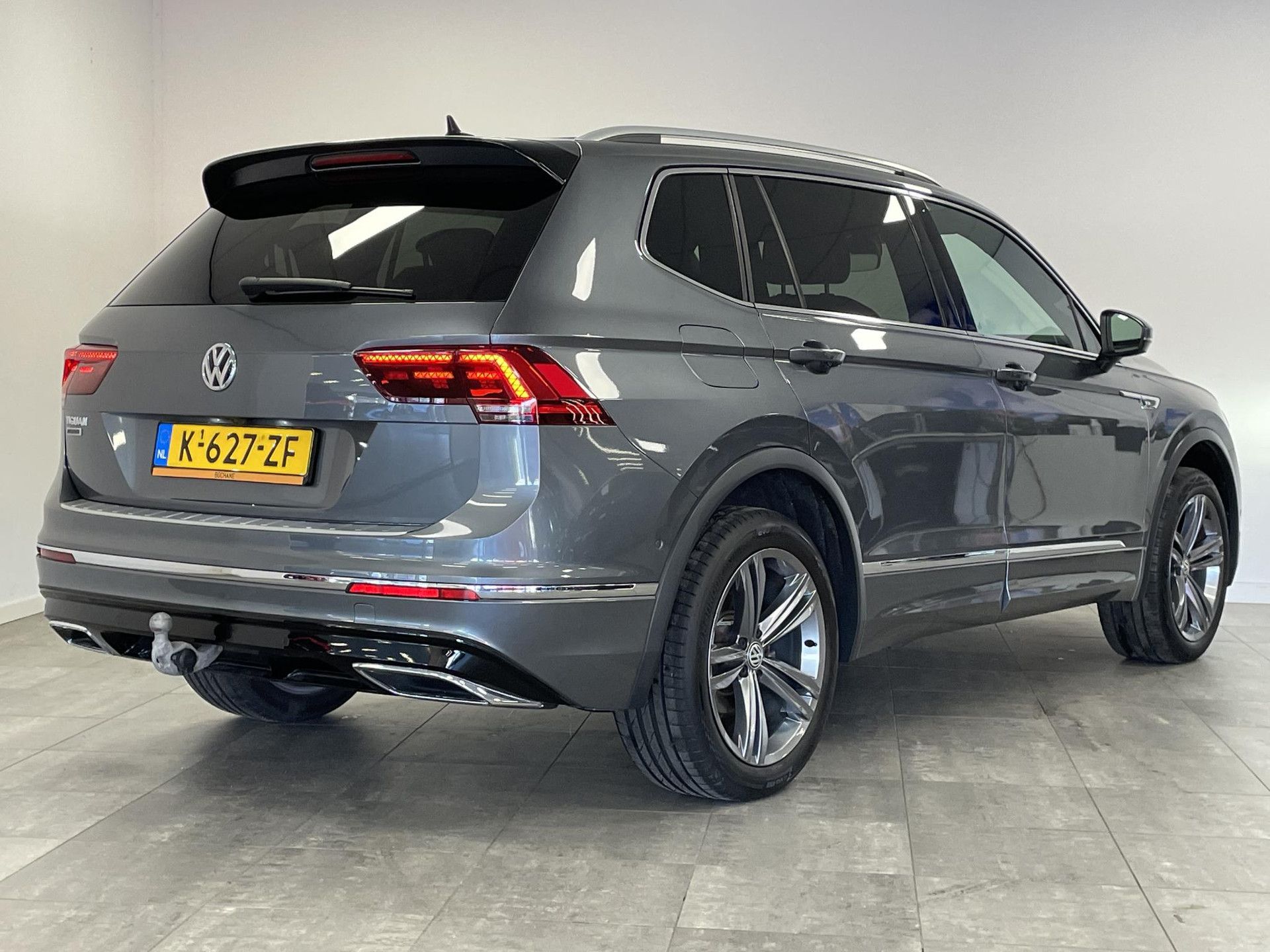 Volkswagen TiguanAllspace met kenteken K-627-ZF – achteraanzicht