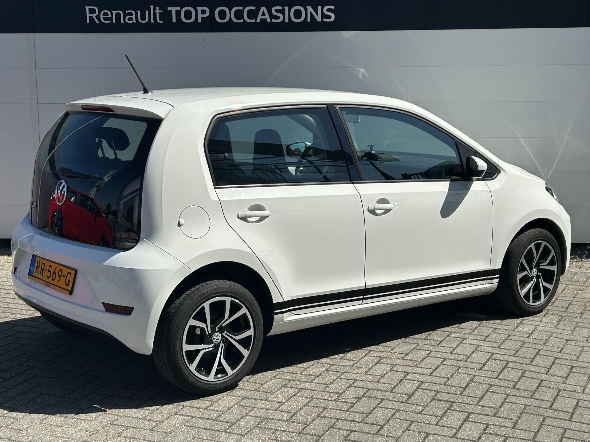 Volkswagen up! met kenteken RR-569-G – achteraanzicht
