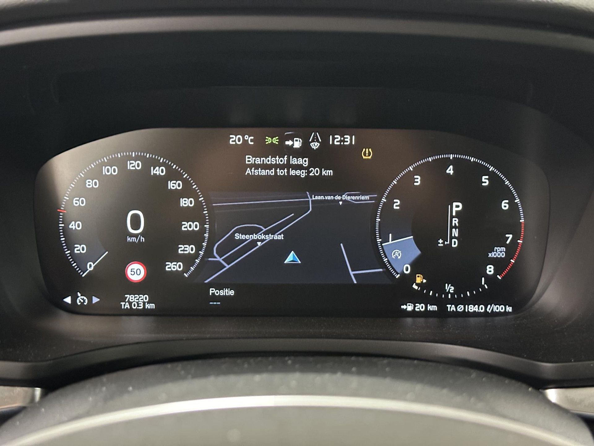 Volvo V60 met kenteken N-328-KP – dashboard