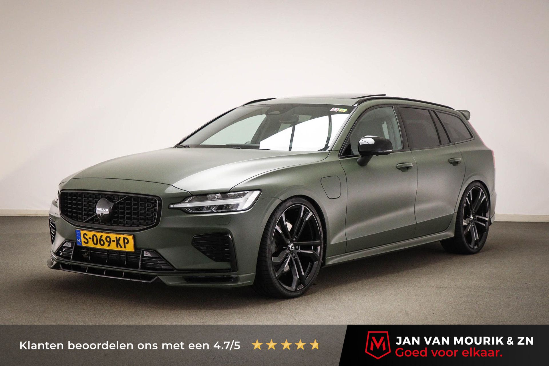 Volvo V60 met kenteken S-069-KP – vooraanzicht