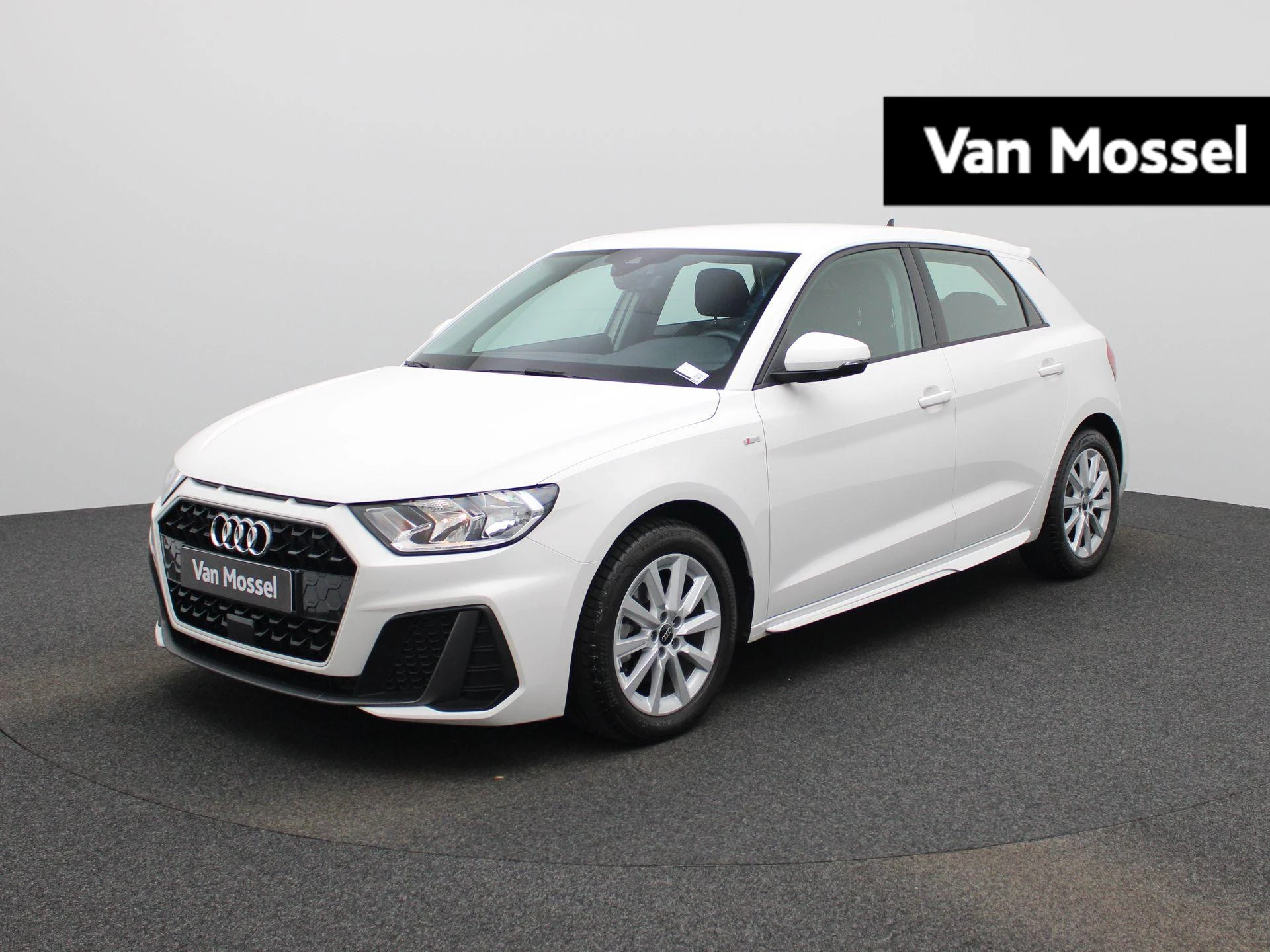 Audi A1 Sportback met kenteken 41100 – autofoto 2