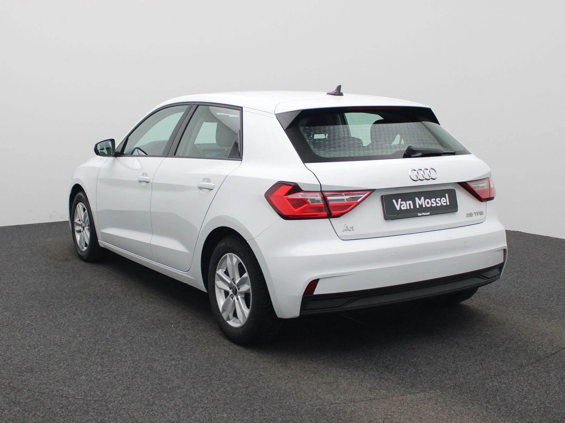 Audi A1 Sportback met kenteken 40100 – autofoto 3