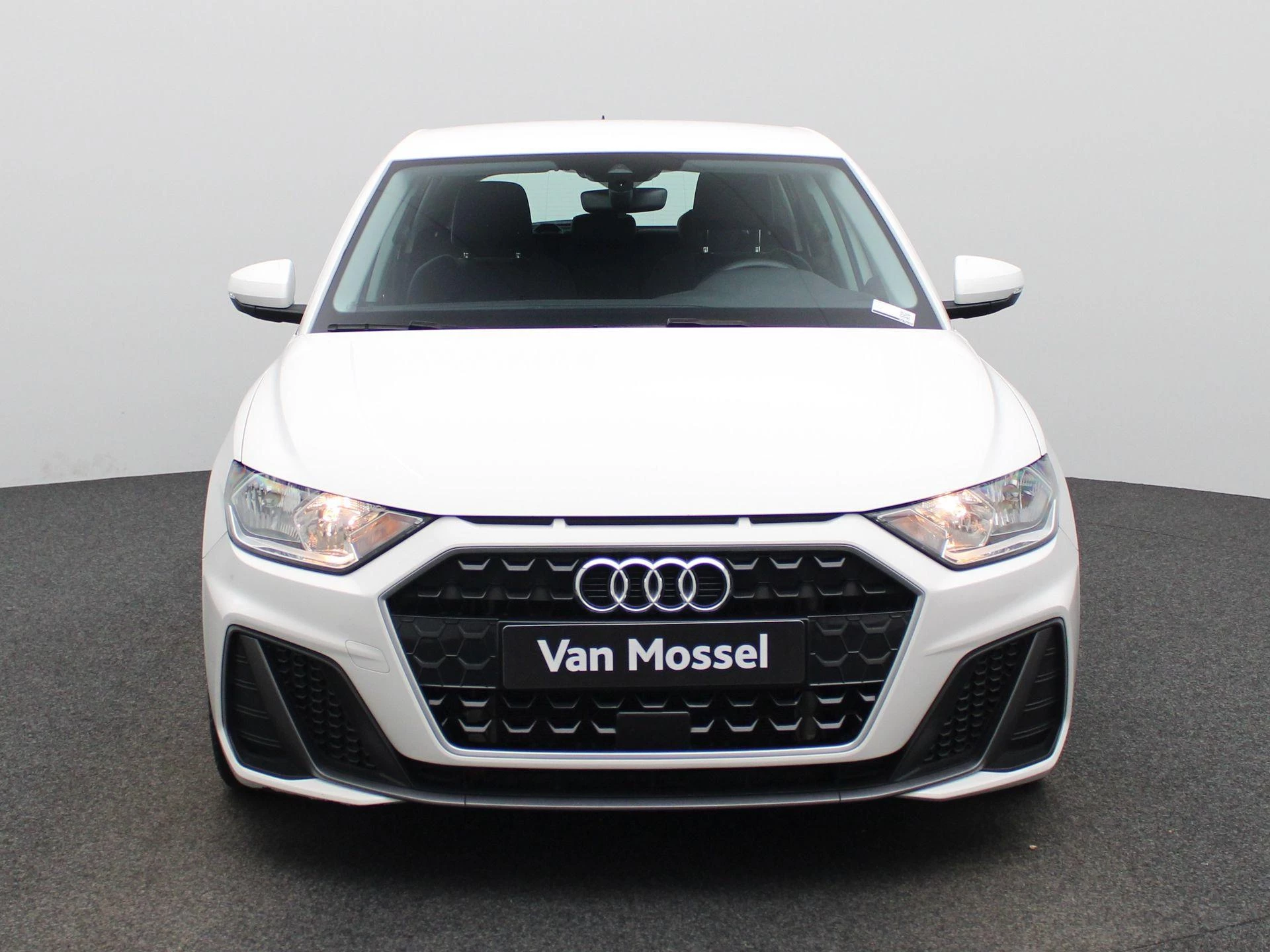 Audi A1 Sportback met kenteken 41100 – autofoto 3