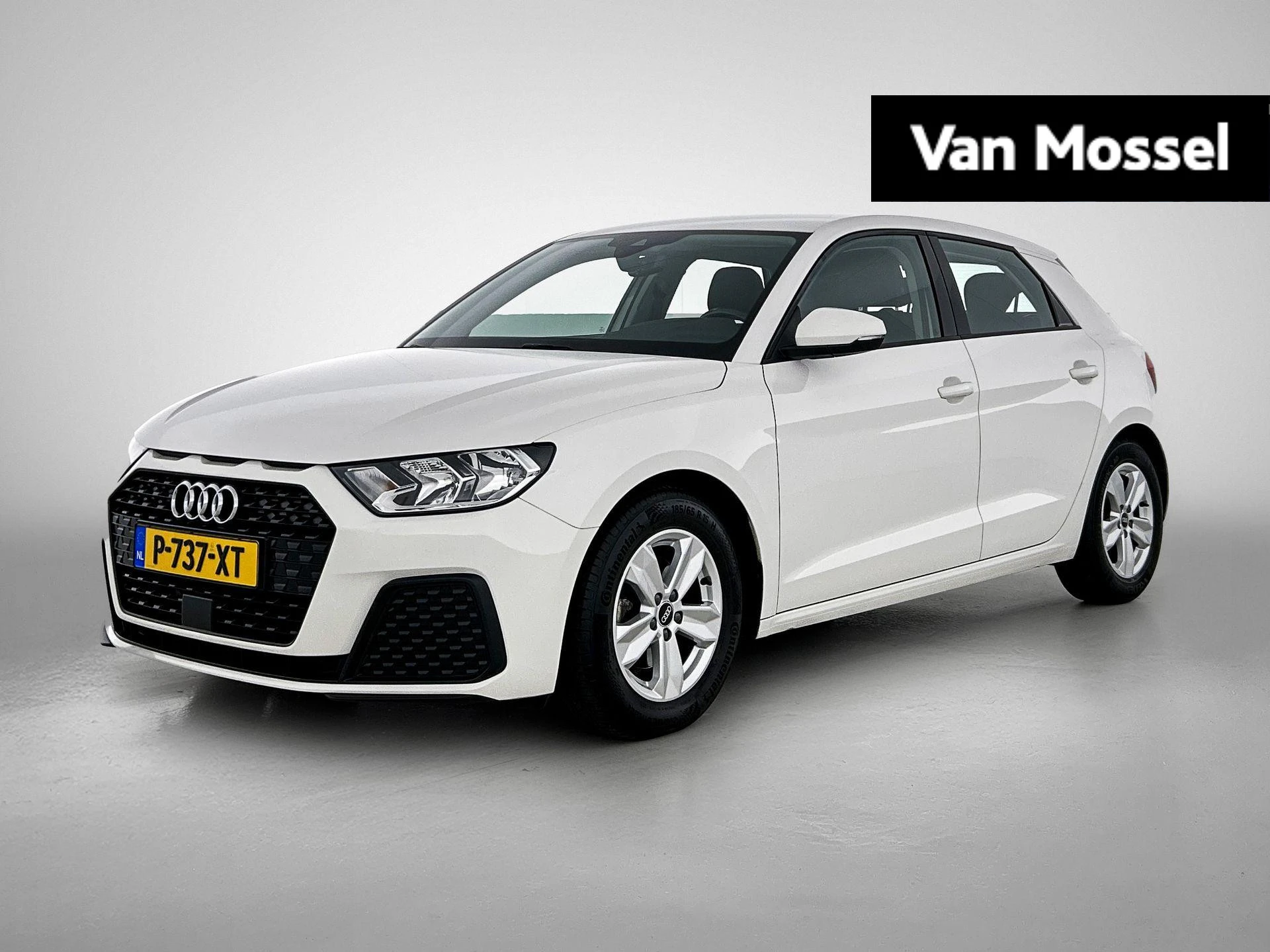 Audi A1 Sportback met kenteken P-737-XT – autofoto 2