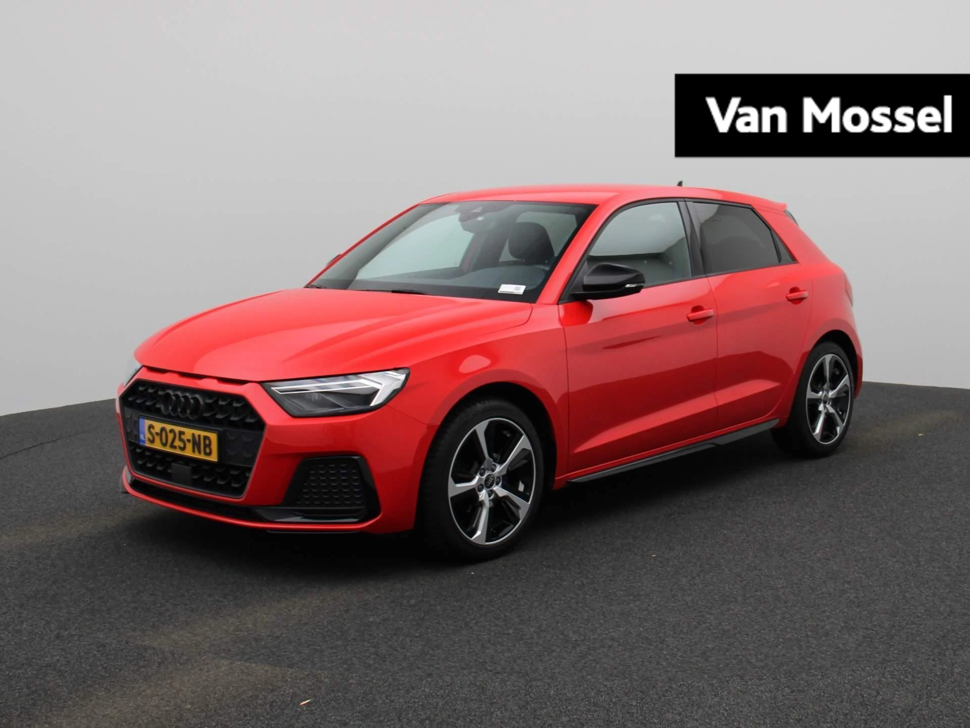Audi A1 Sportback met kenteken S-025-NB – autofoto 2