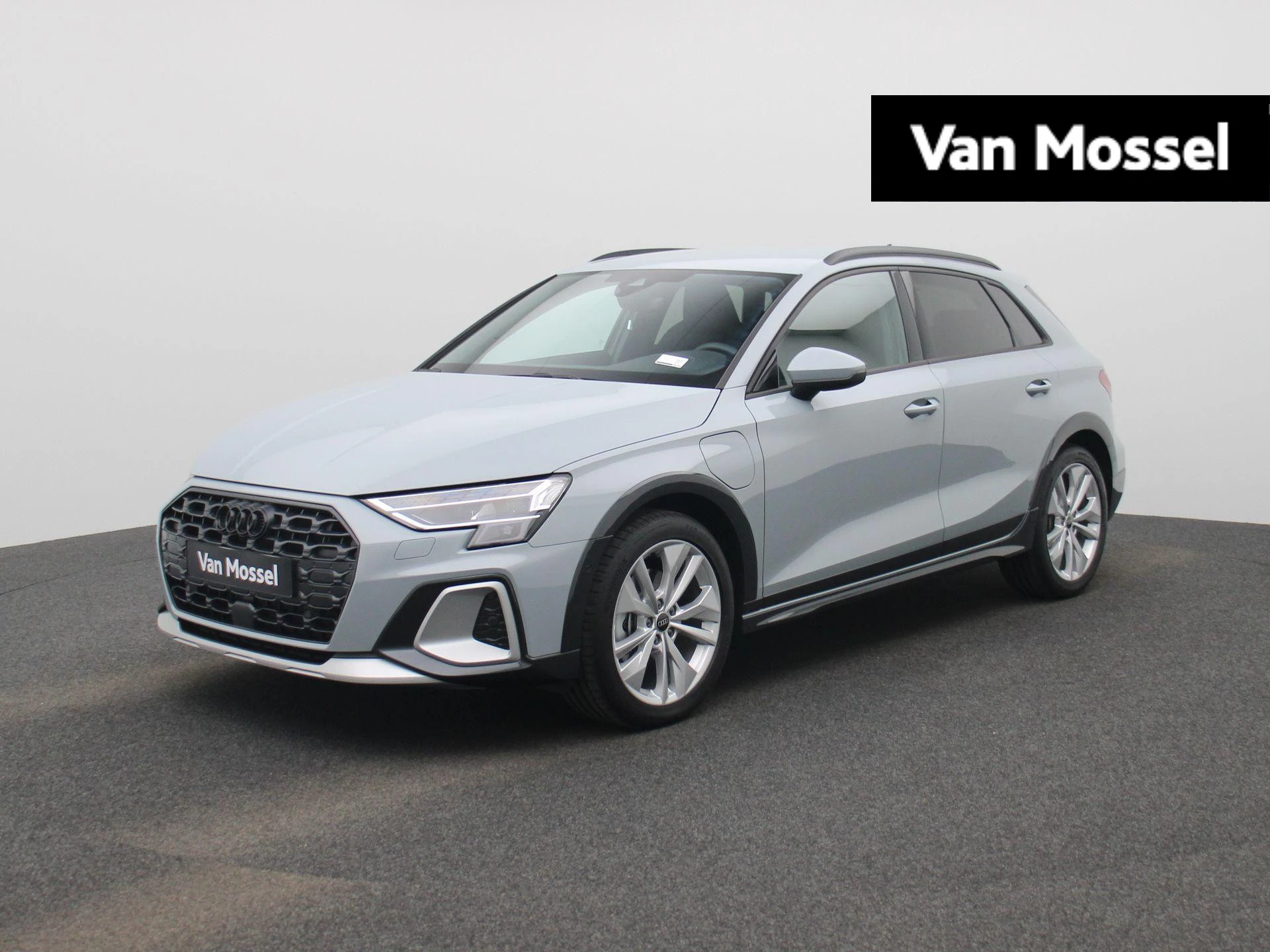 Audi A3 met kenteken 03100 – autofoto 2