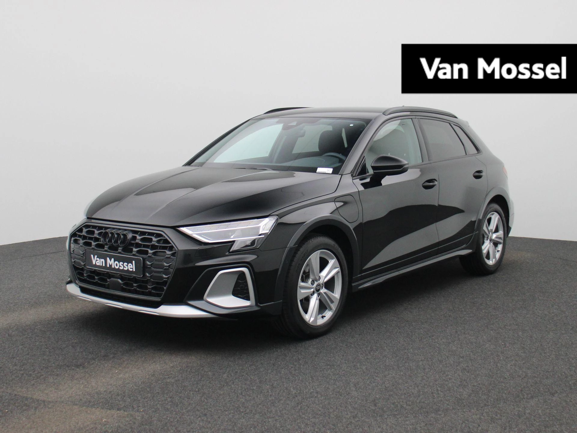Audi A3 met kenteken 03100 – autofoto 2