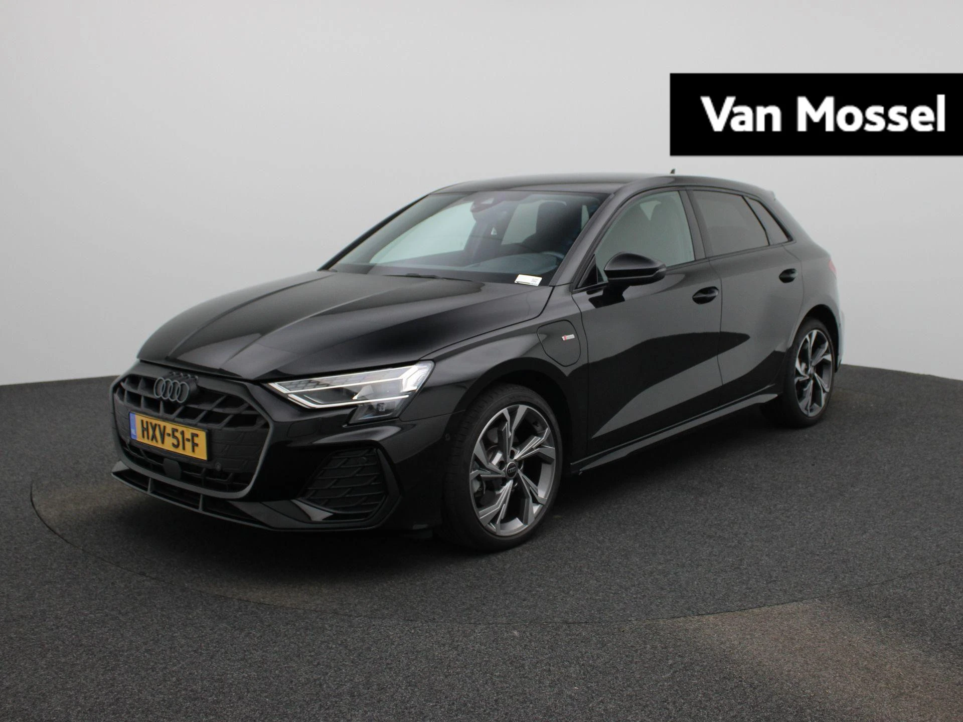 Audi A3 met kenteken 143 – autofoto 2