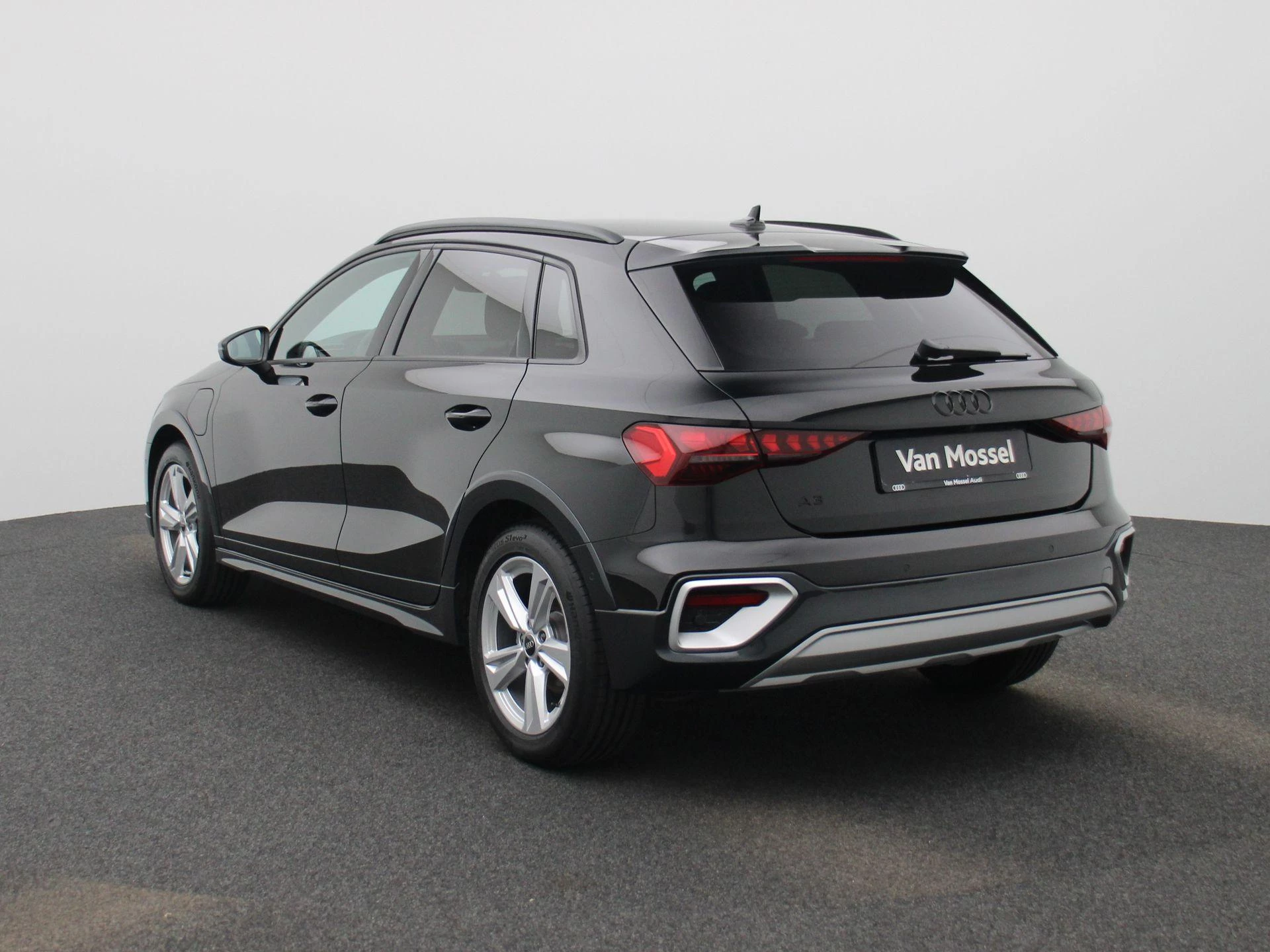 Audi A3 met kenteken 03100 – autofoto 4
