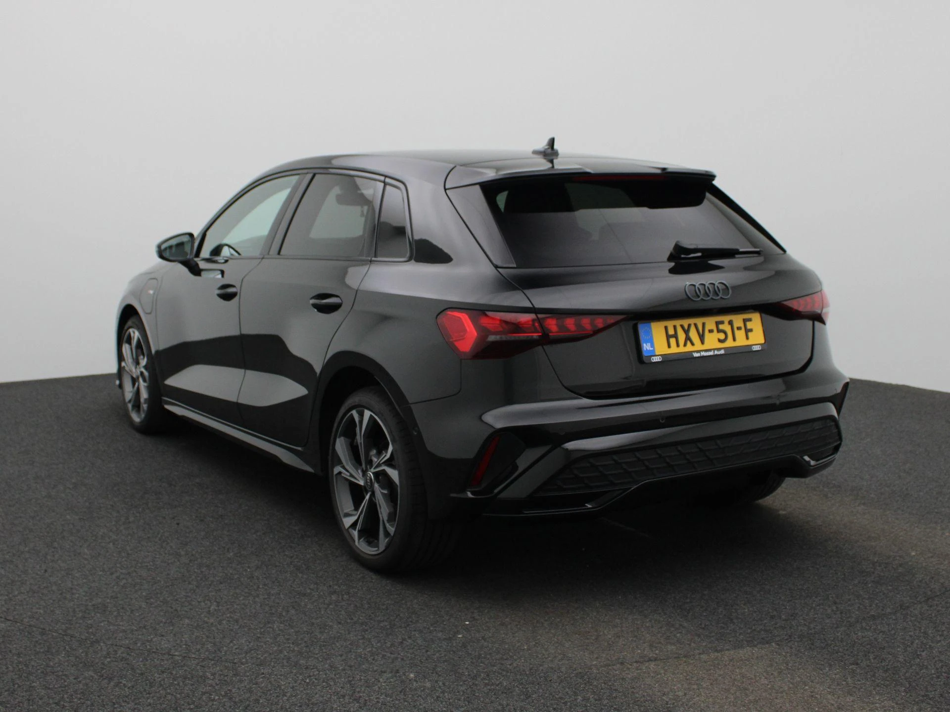 Audi A3 met kenteken 143 – autofoto 4