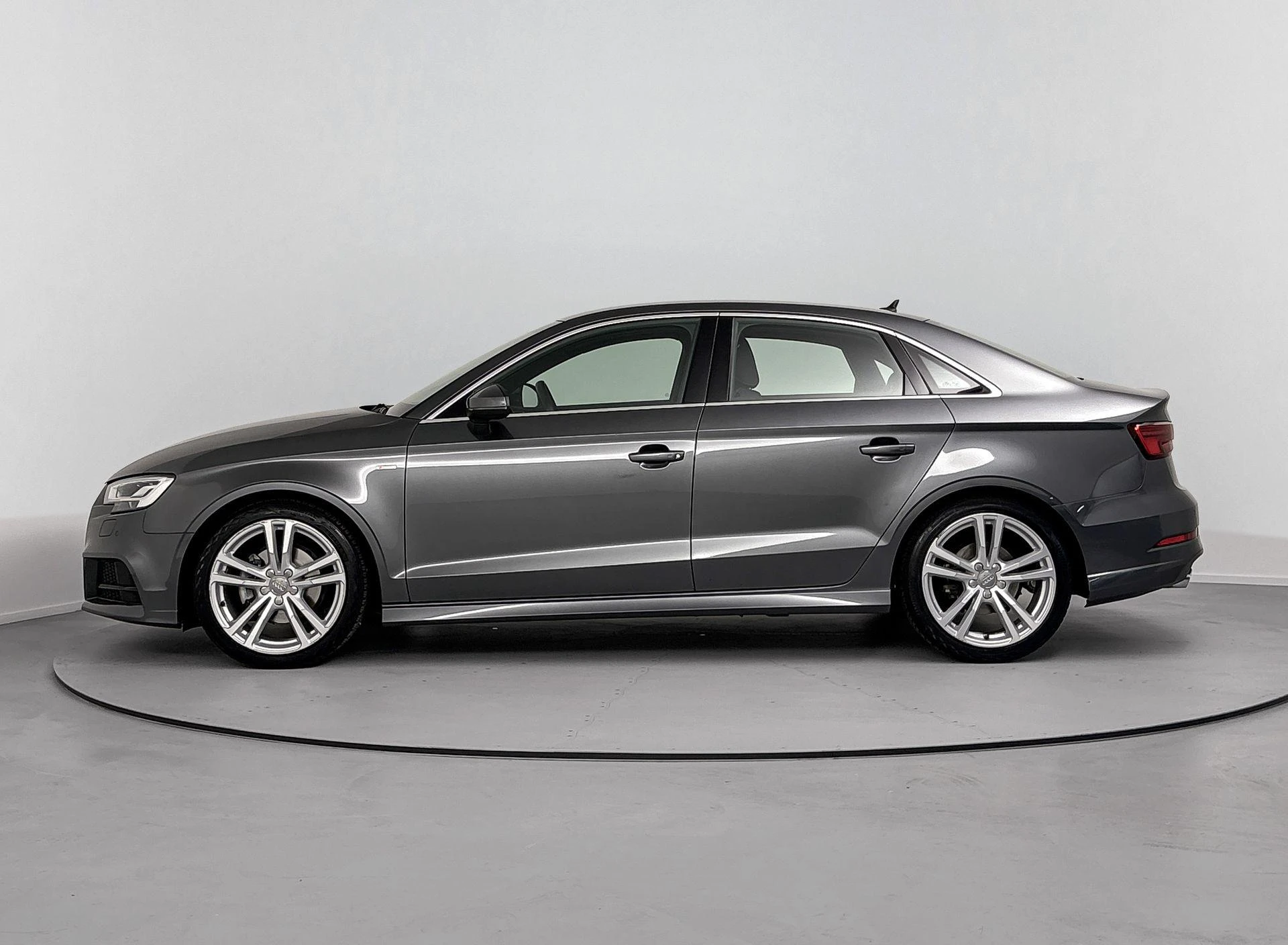Audi A3 met kenteken 65100 – autofoto 4