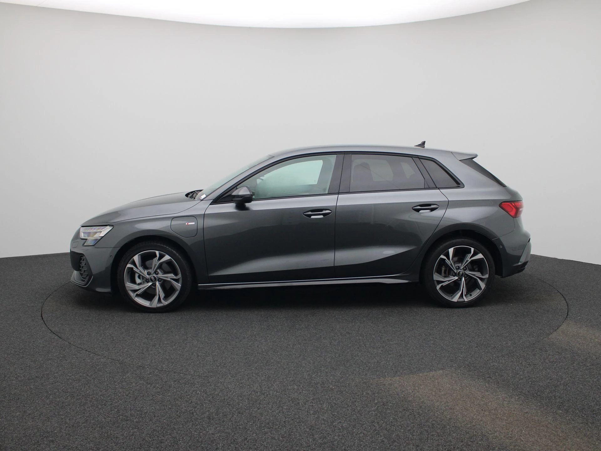 Audi A3 met kenteken 143 – autofoto 5