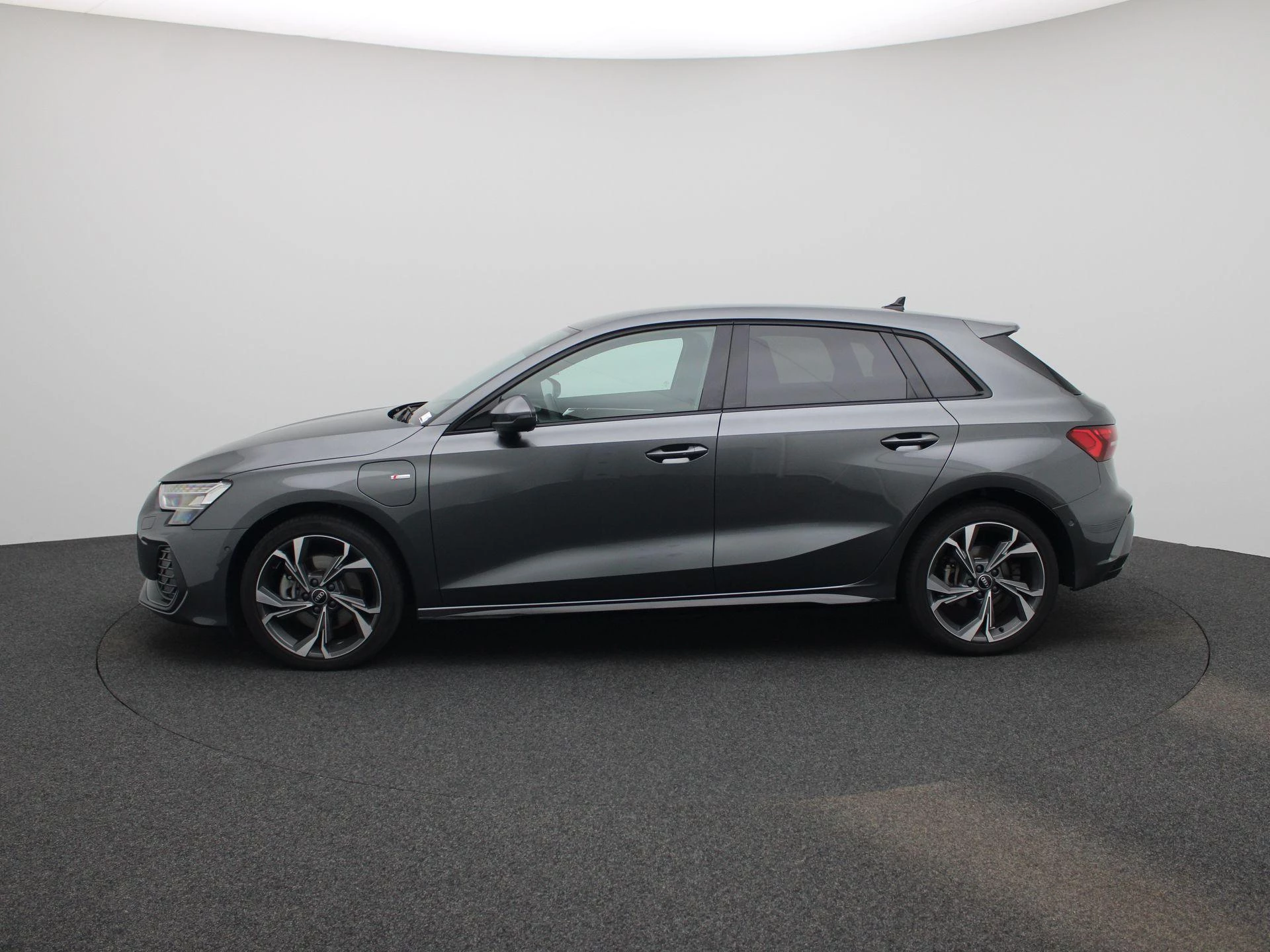 Audi A3 met kenteken 143 – autofoto 5